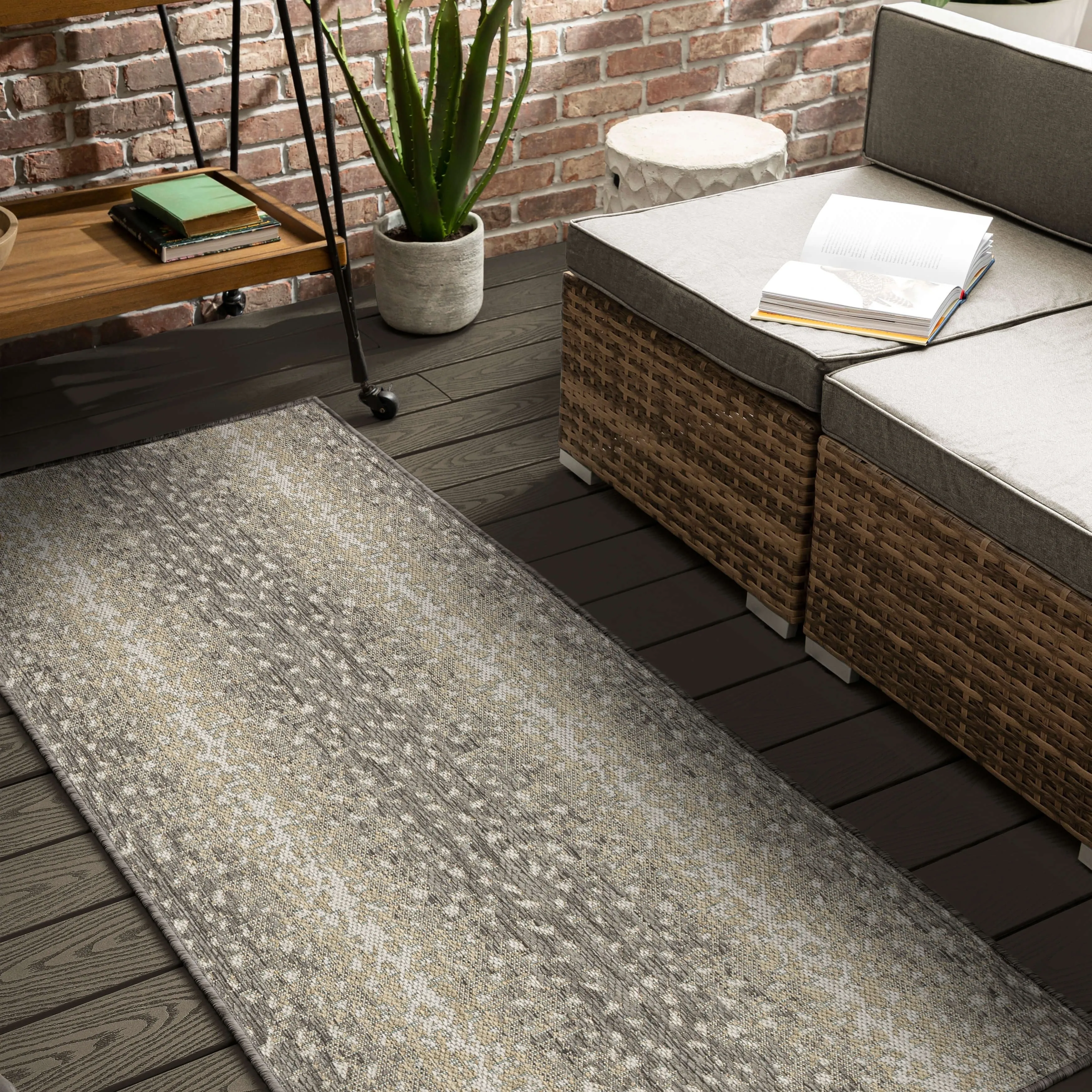 Mohawk Home Indoor/Outdoor Oribi Skin Animal Print Patio Area Rug