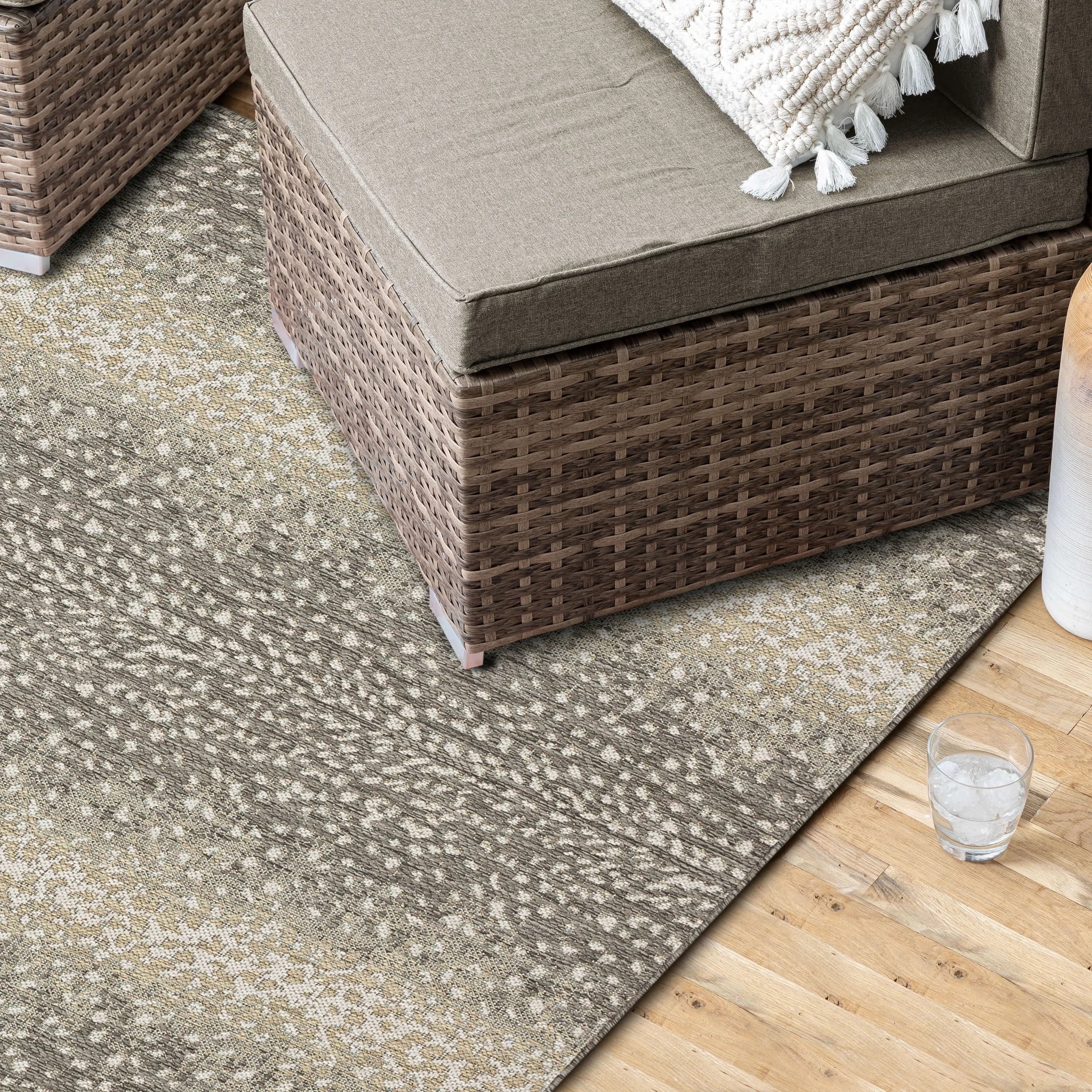 Mohawk Home Indoor/Outdoor Oribi Skin Animal Print Patio Area Rug