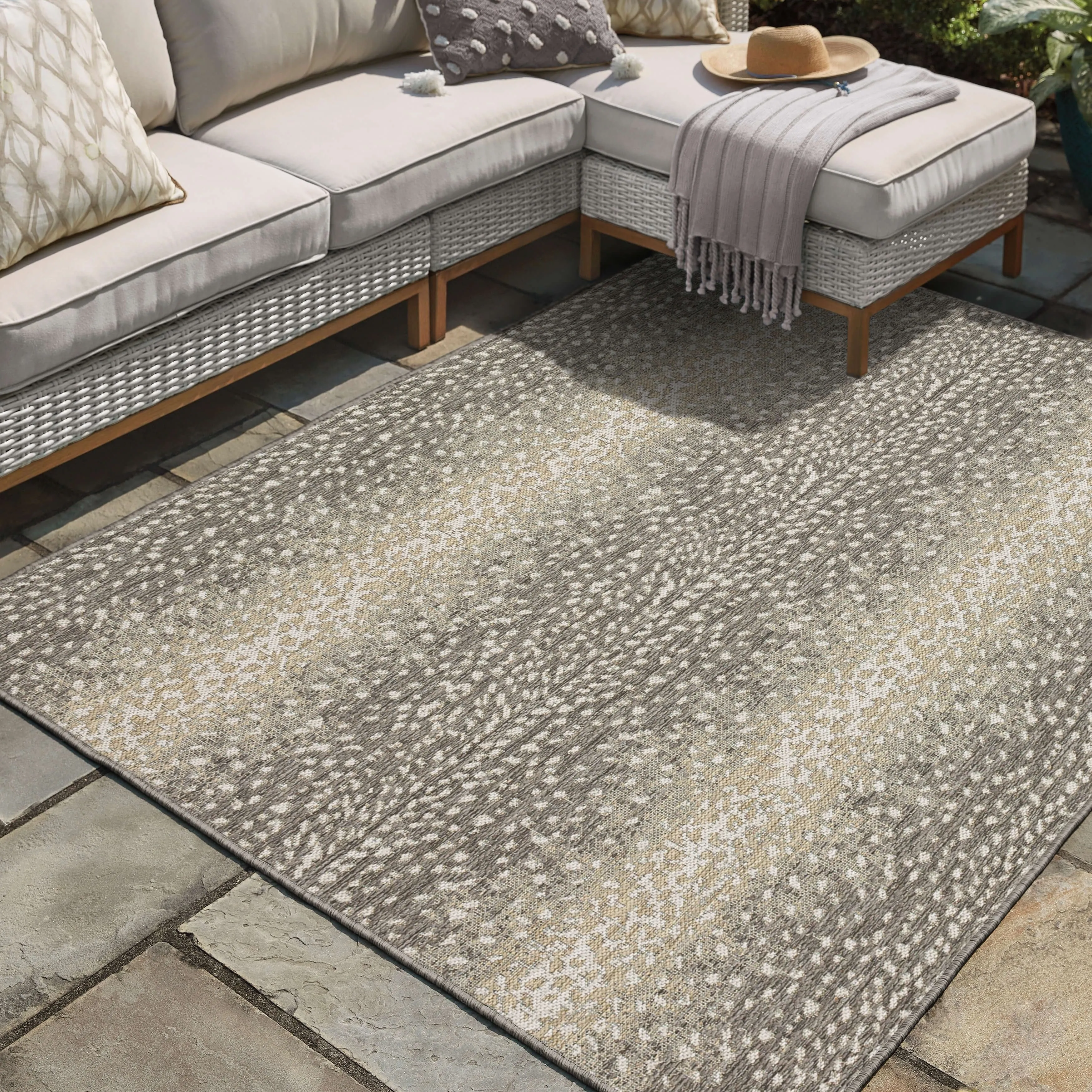 Mohawk Home Indoor/Outdoor Oribi Skin Animal Print Patio Area Rug