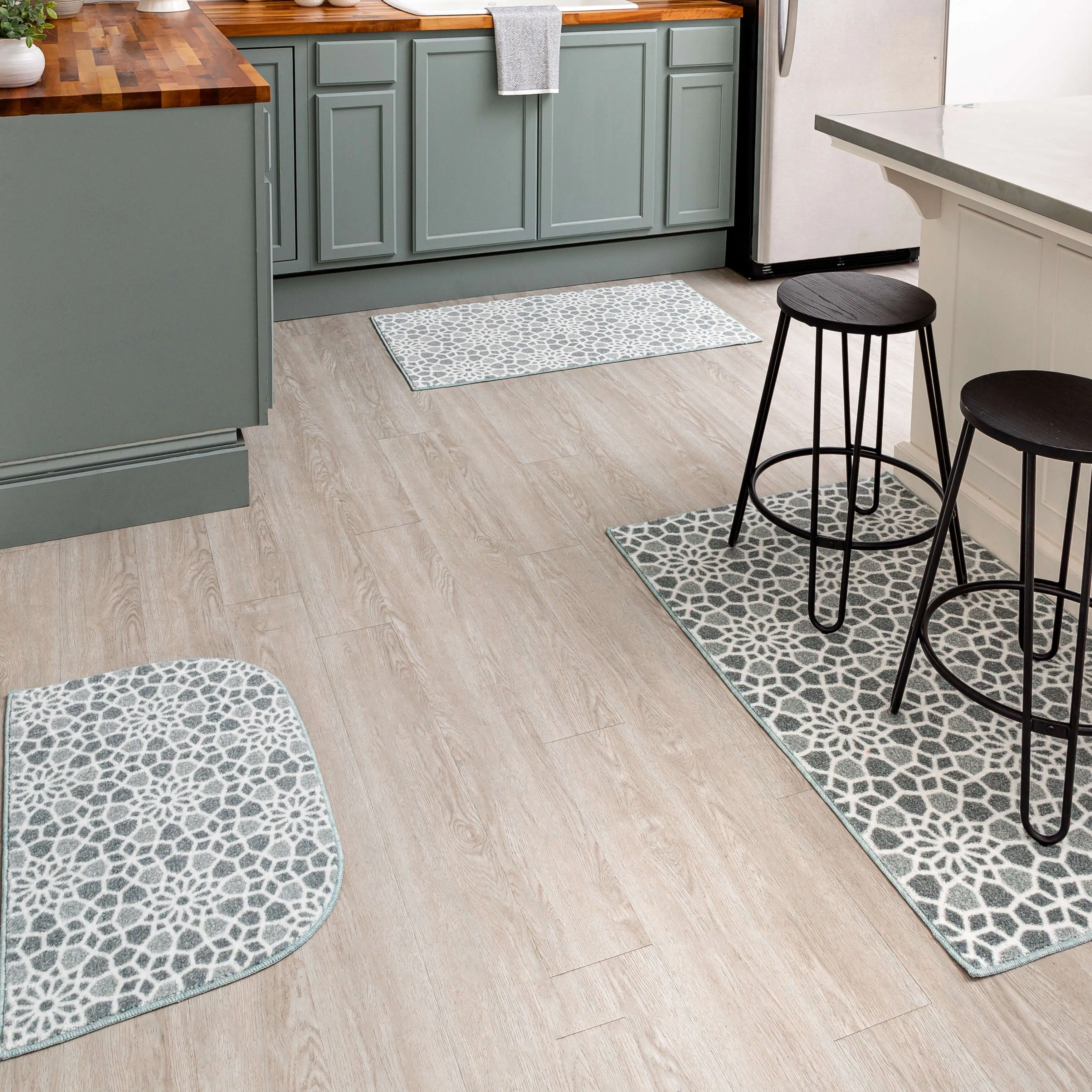 Mohawk Home Whimsy Floral Kitchen Mat