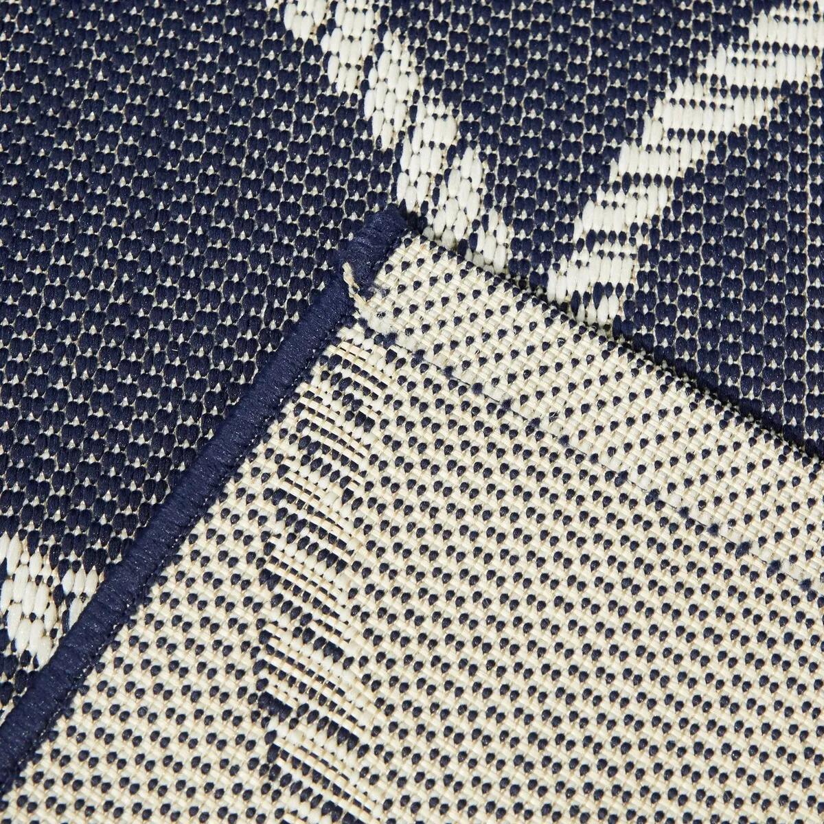 Murphy Nautical Medallion Indoor/Outdoor Area Rug