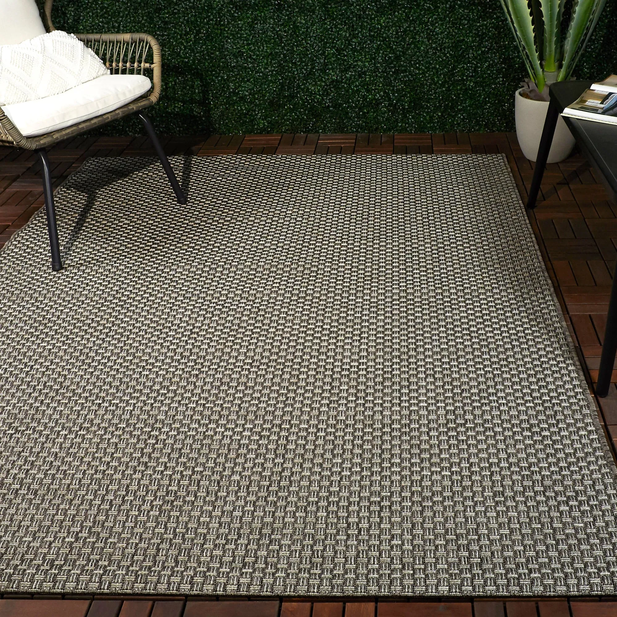 Newman Plaid Indoor/Outdoor Area Rug
