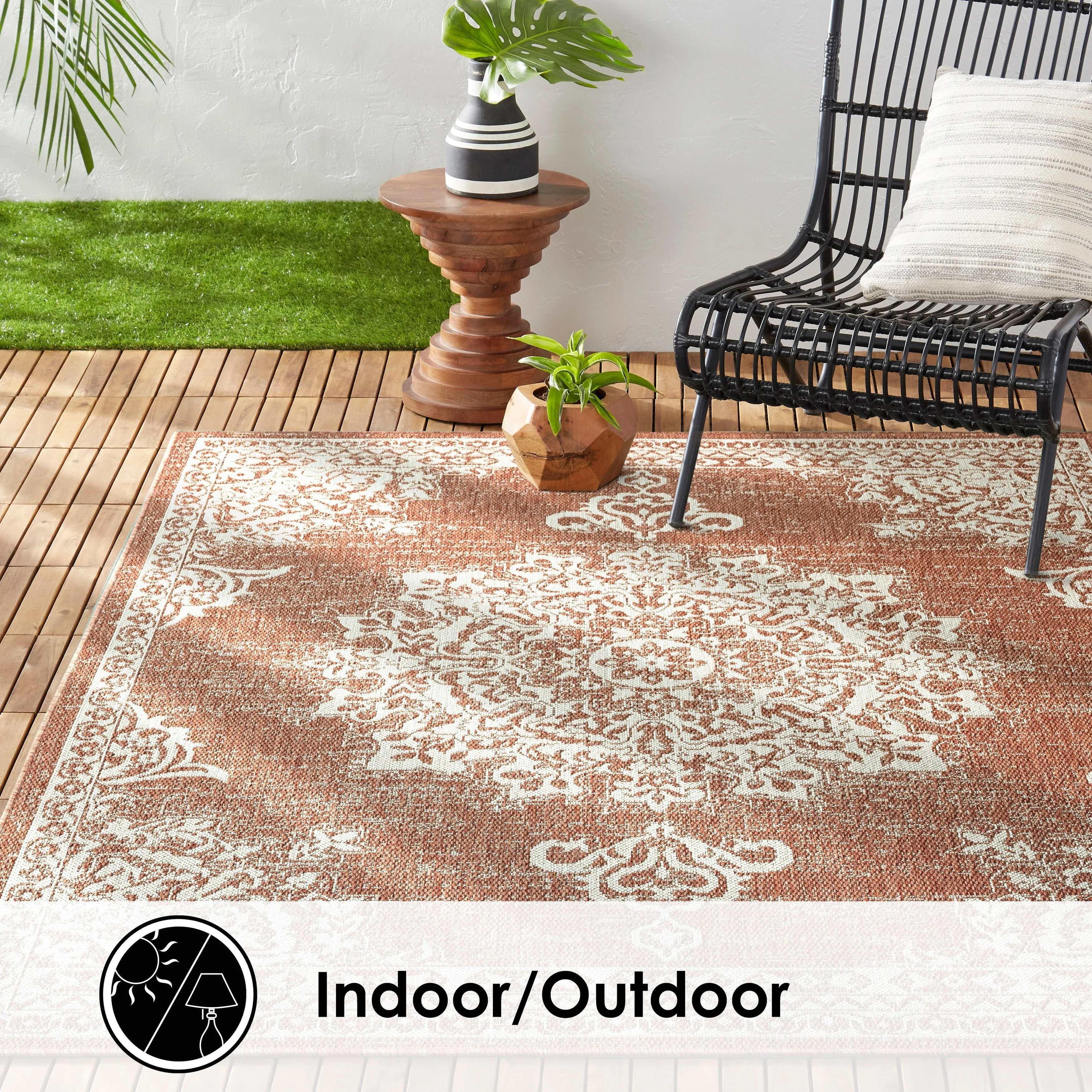 Nicole Miller Patio Country Azalea Indoor/Outdoor Area Rug
