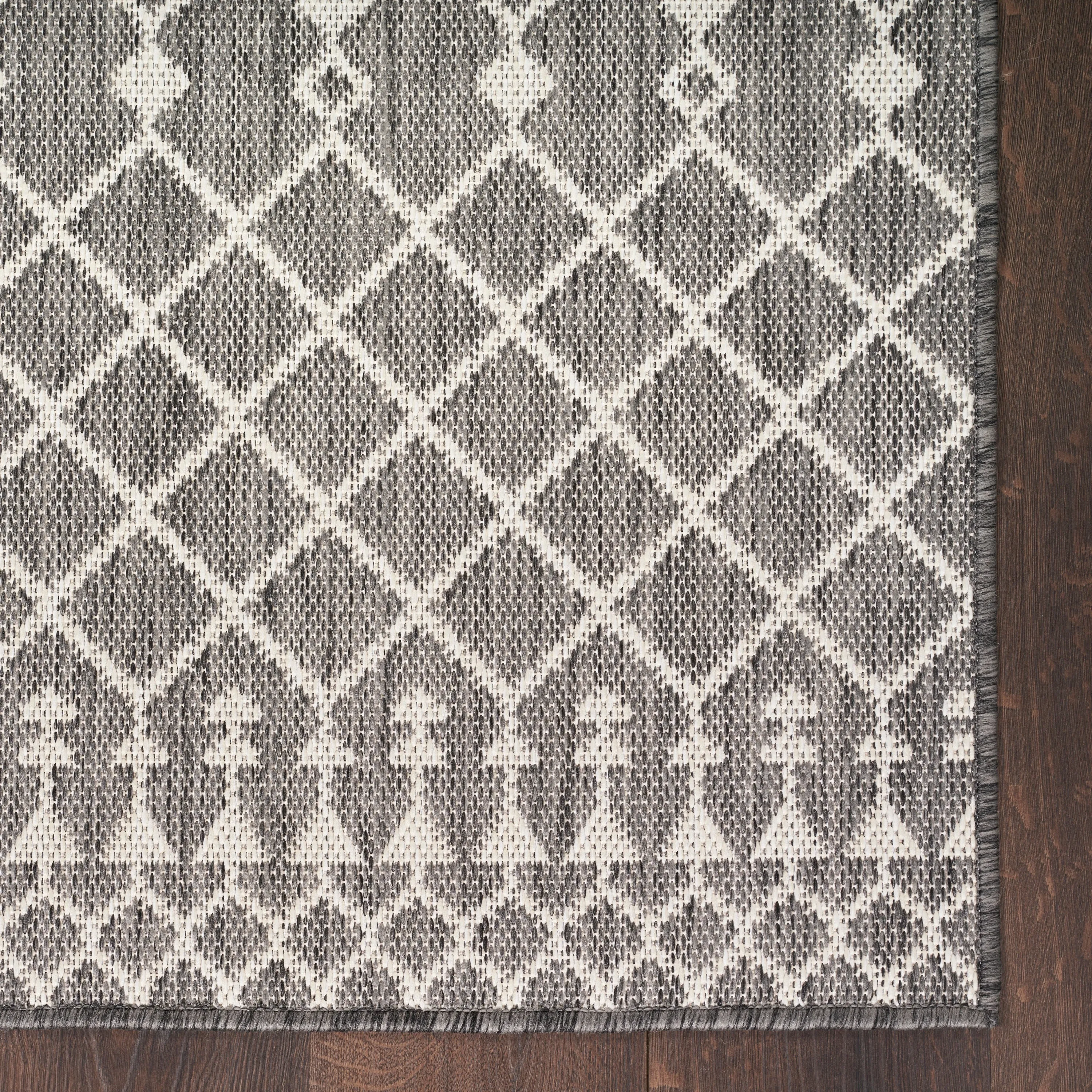 Nourison Selerno Indoor/Outdoor Moroccan Area Rug.