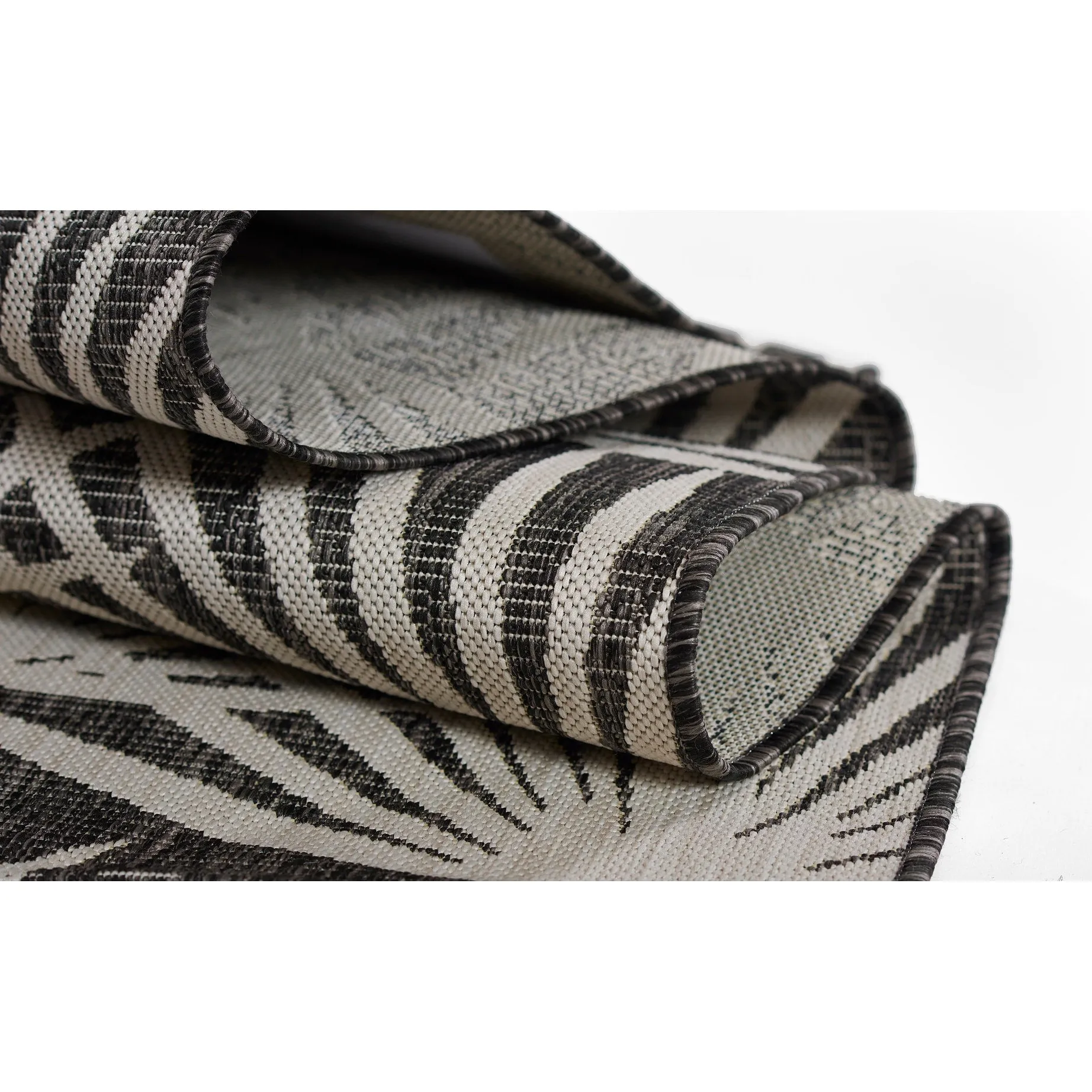 Novogratz by Momeni Villa Sorrento Indoor Outdoor Rug