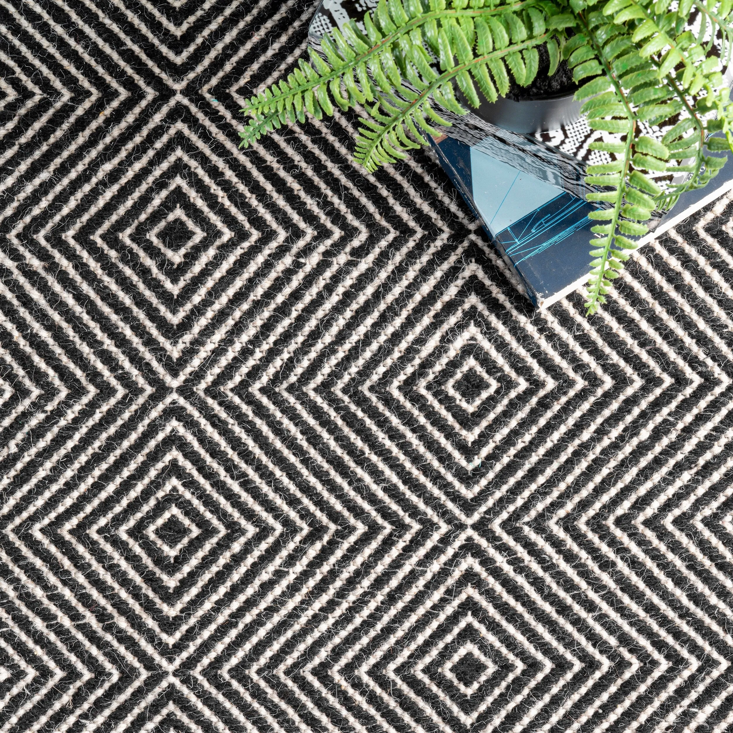 Nuloom Ago Geometric Wool Area Rug