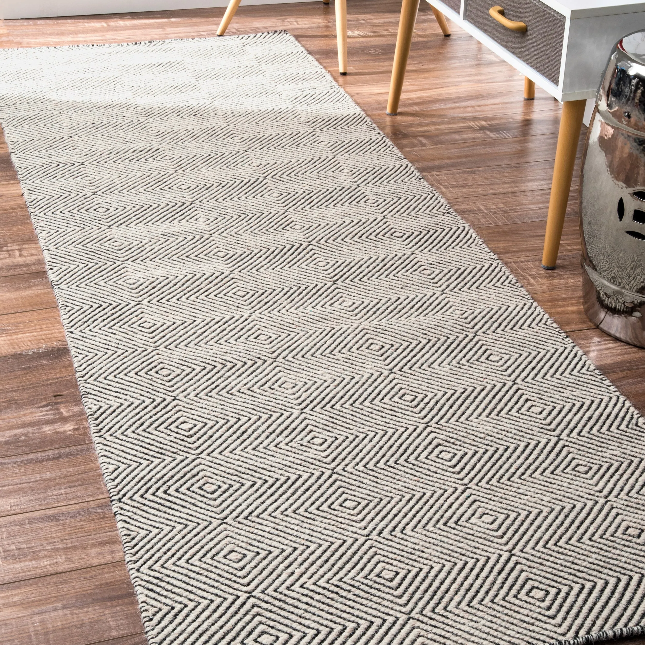 Nuloom Ago Geometric Wool Area Rug