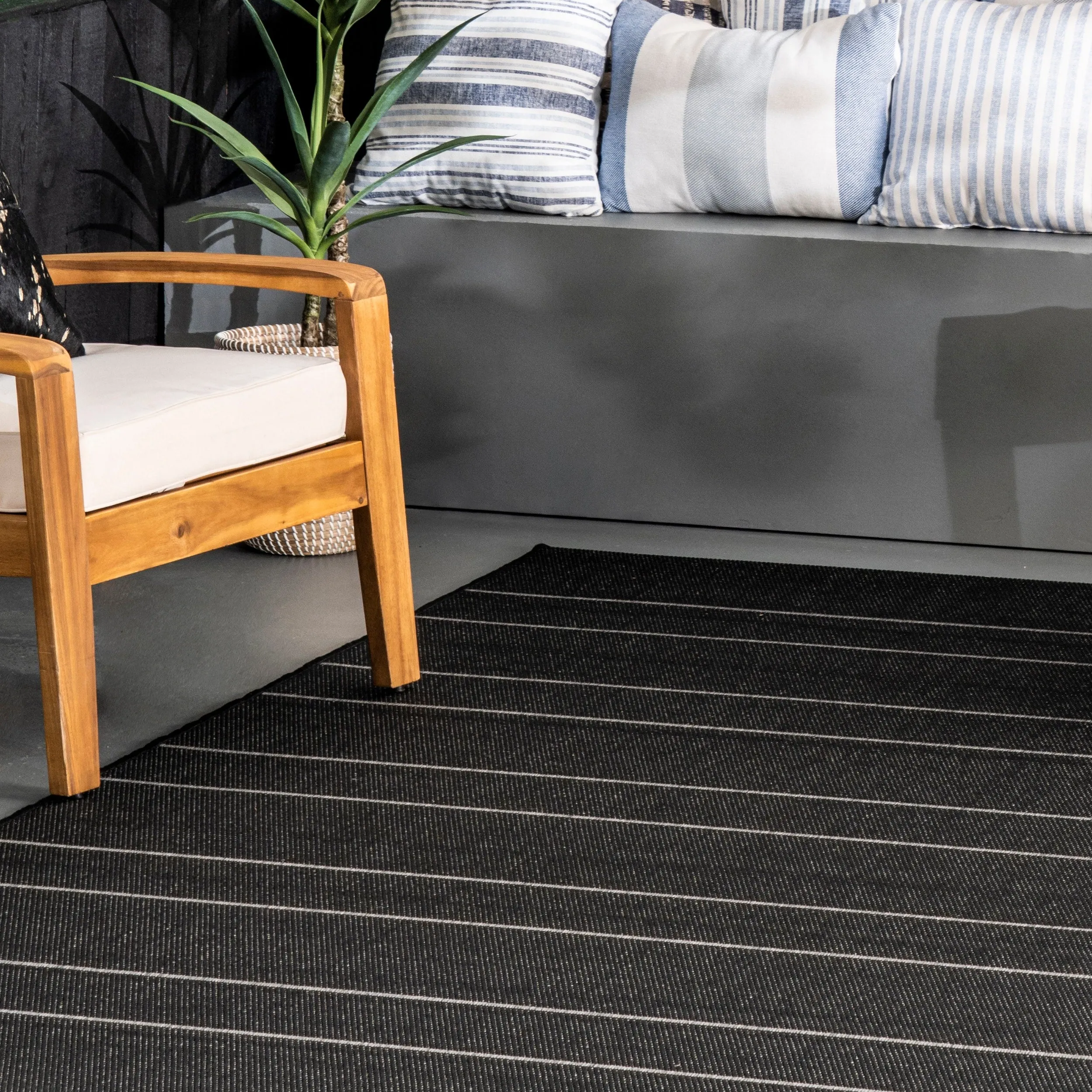 Nuloom Alaina Indoor/Outdoor Striped Area Rug