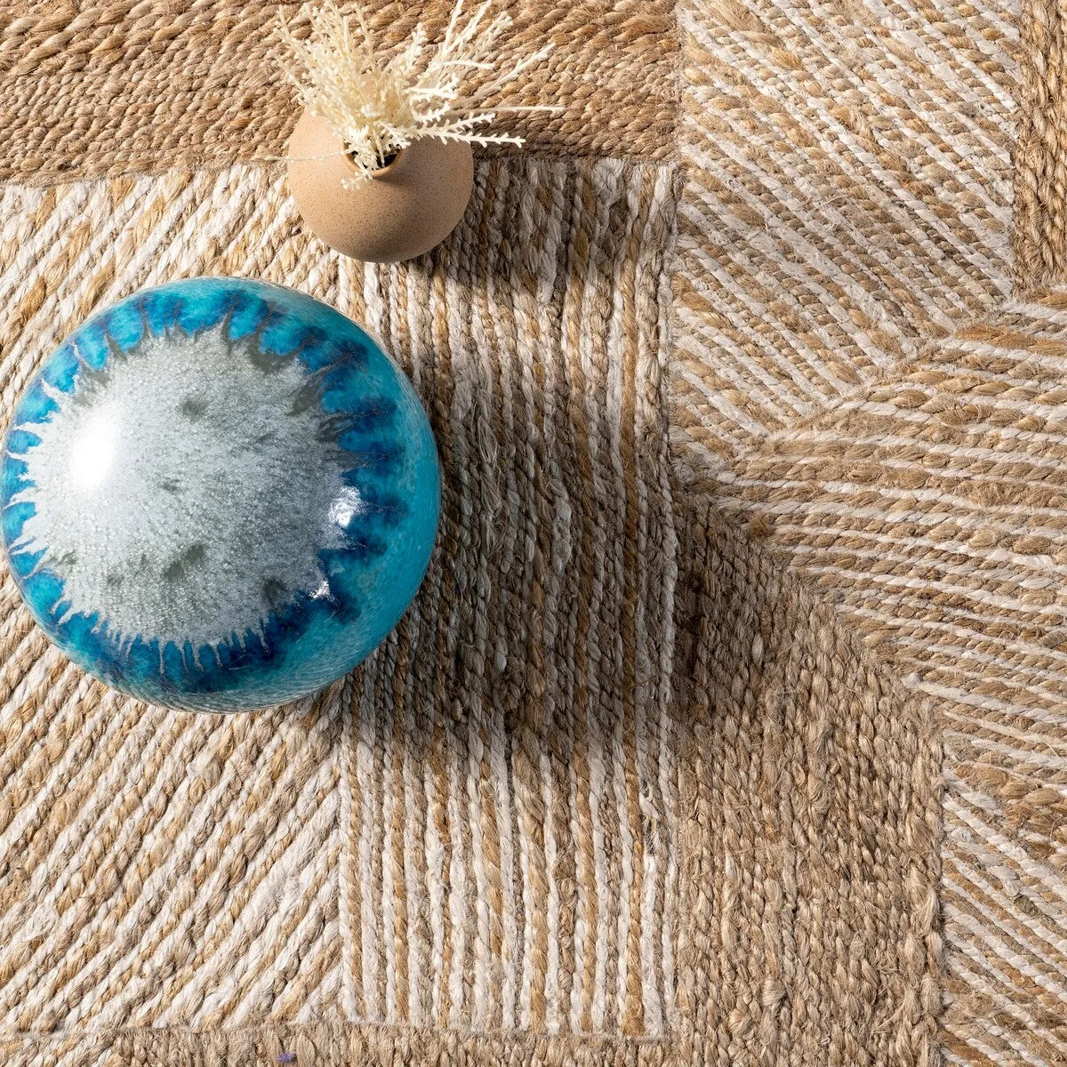 Nuloom Davina Bohemian Tasseled Jute Area Rug