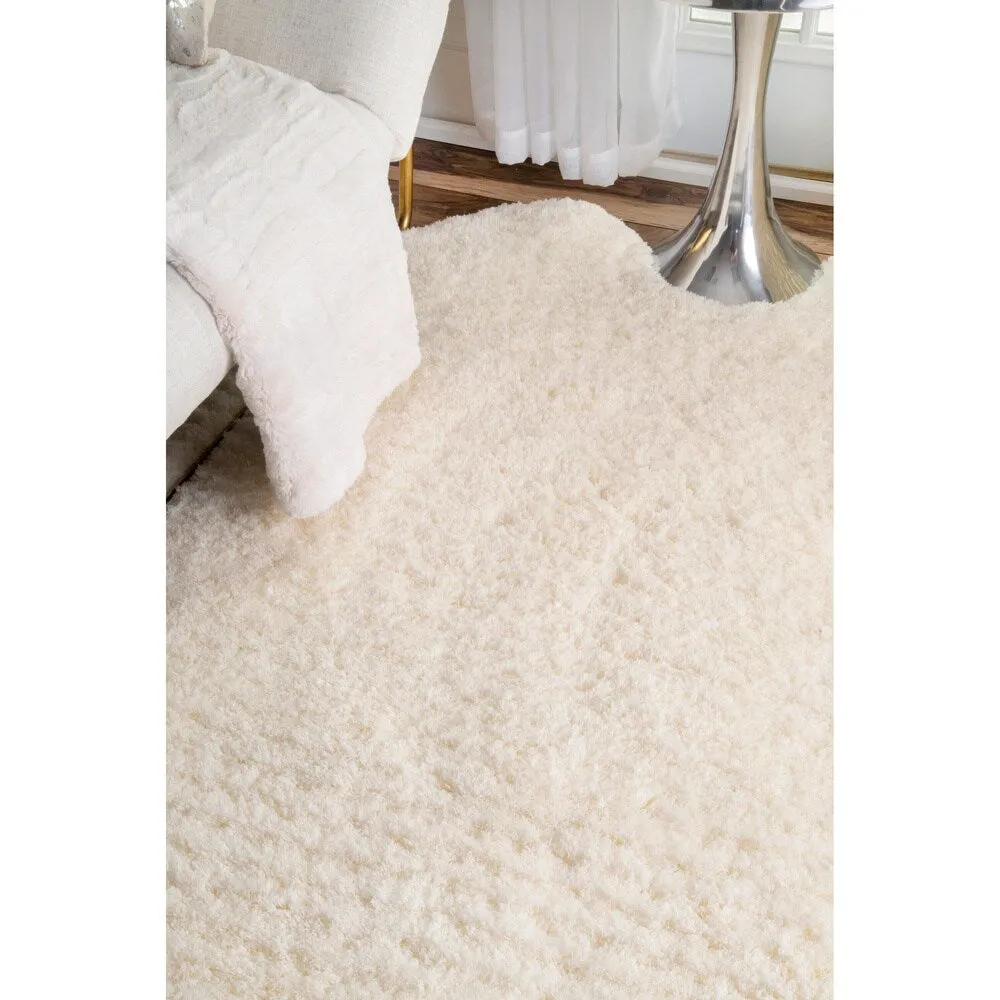Nuloom Handmade Faux Sheepskin Sexto Pelt Natural Shag Rug - 4'9 x 6'