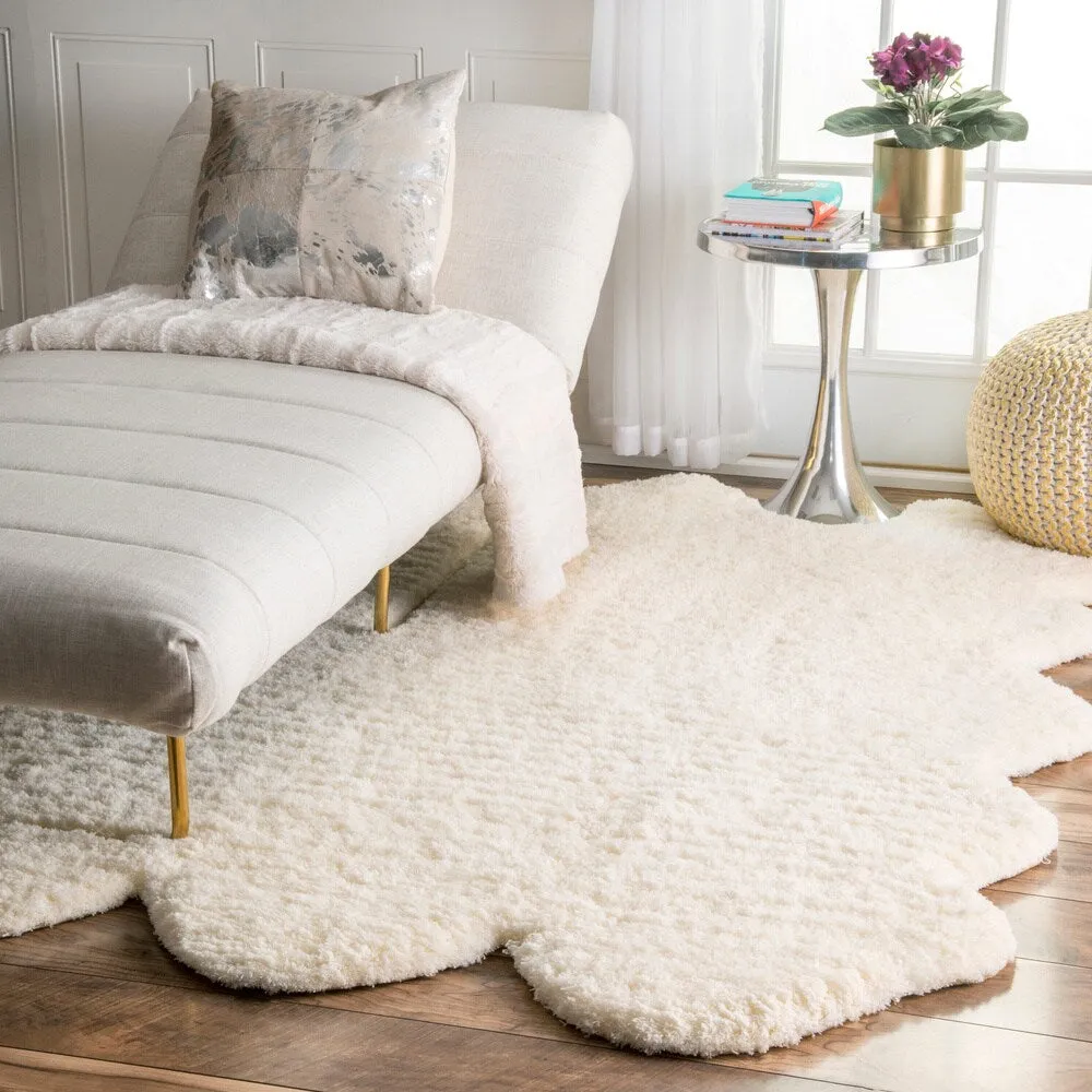 Nuloom Handmade Faux Sheepskin Sexto Pelt Natural Shag Rug - 4'9 x 6'