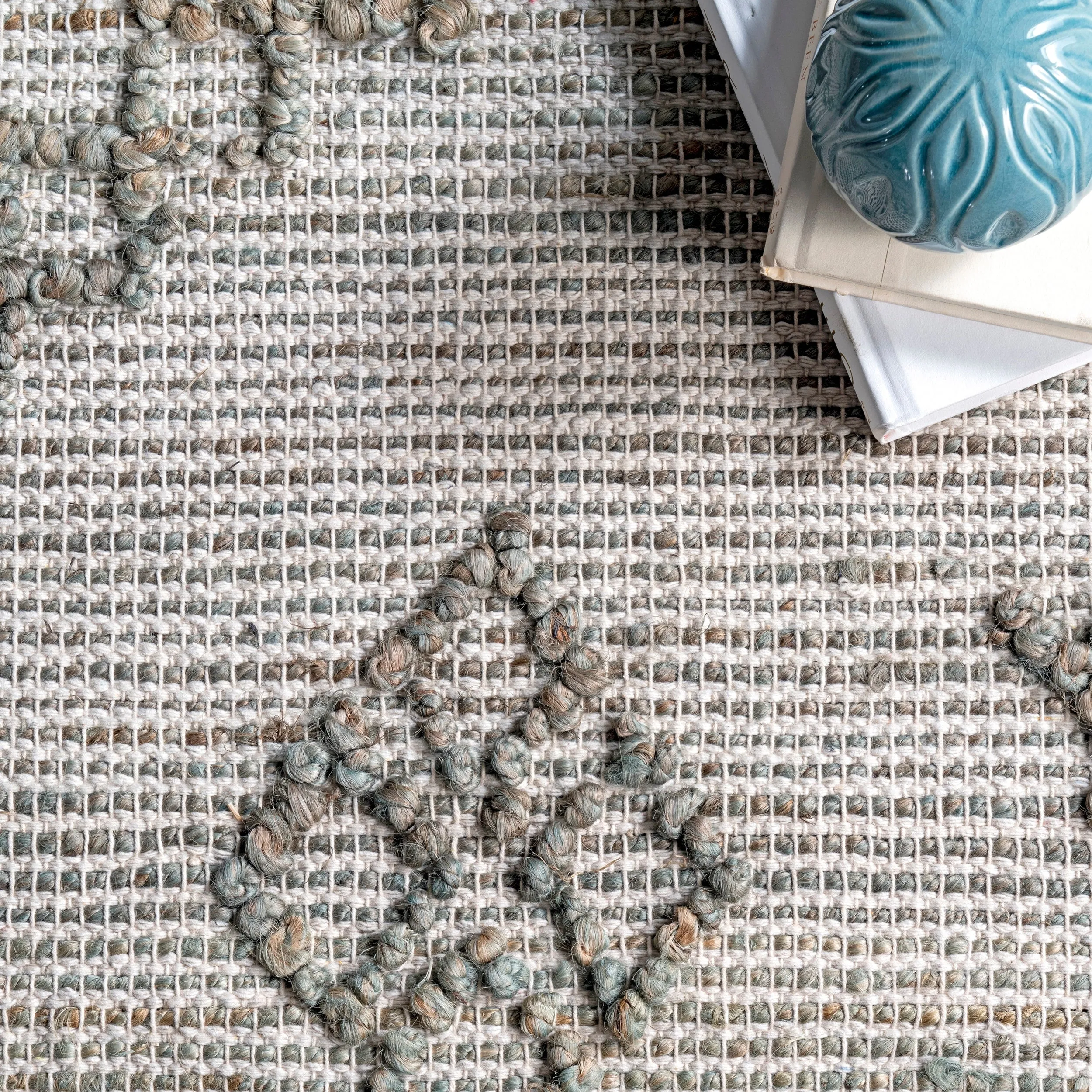Nuloom Julianne Handmade High-Low Jute Moroccan Area Rug