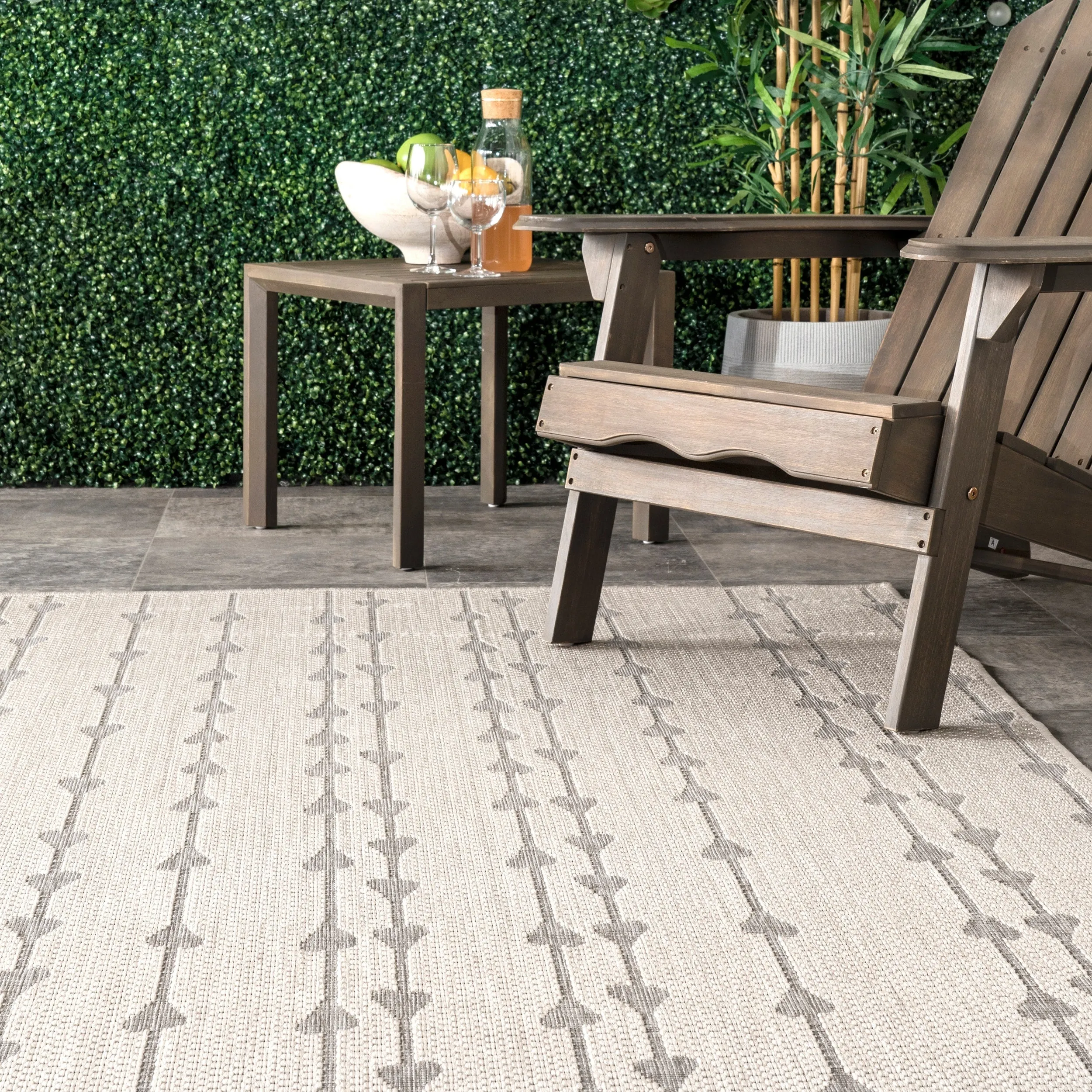 Nuloom Kiernan Vertical Teardrop Stripe Indoor/Outdoor Area Rug