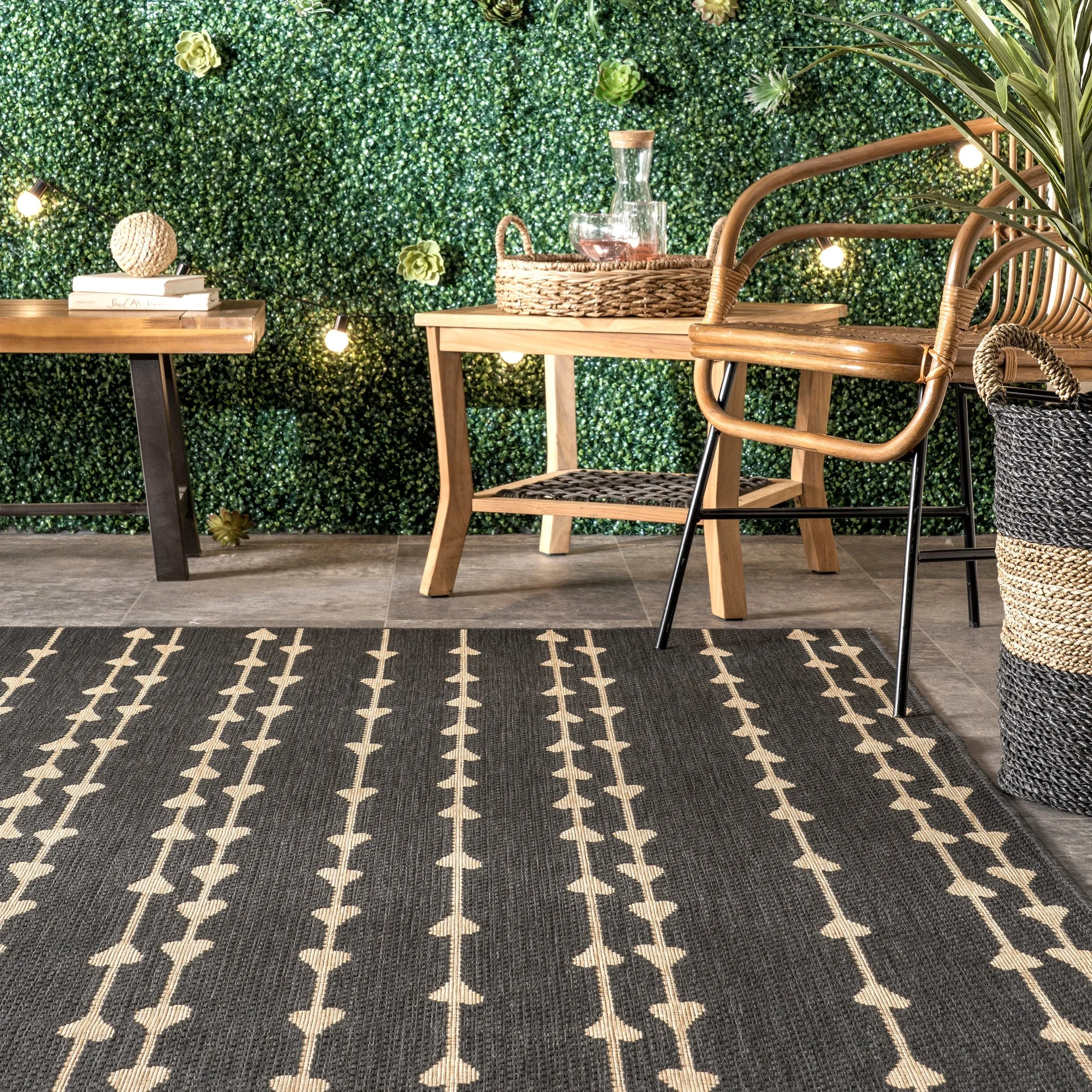 Nuloom Kiernan Vertical Teardrop Stripe Indoor/Outdoor Area Rug