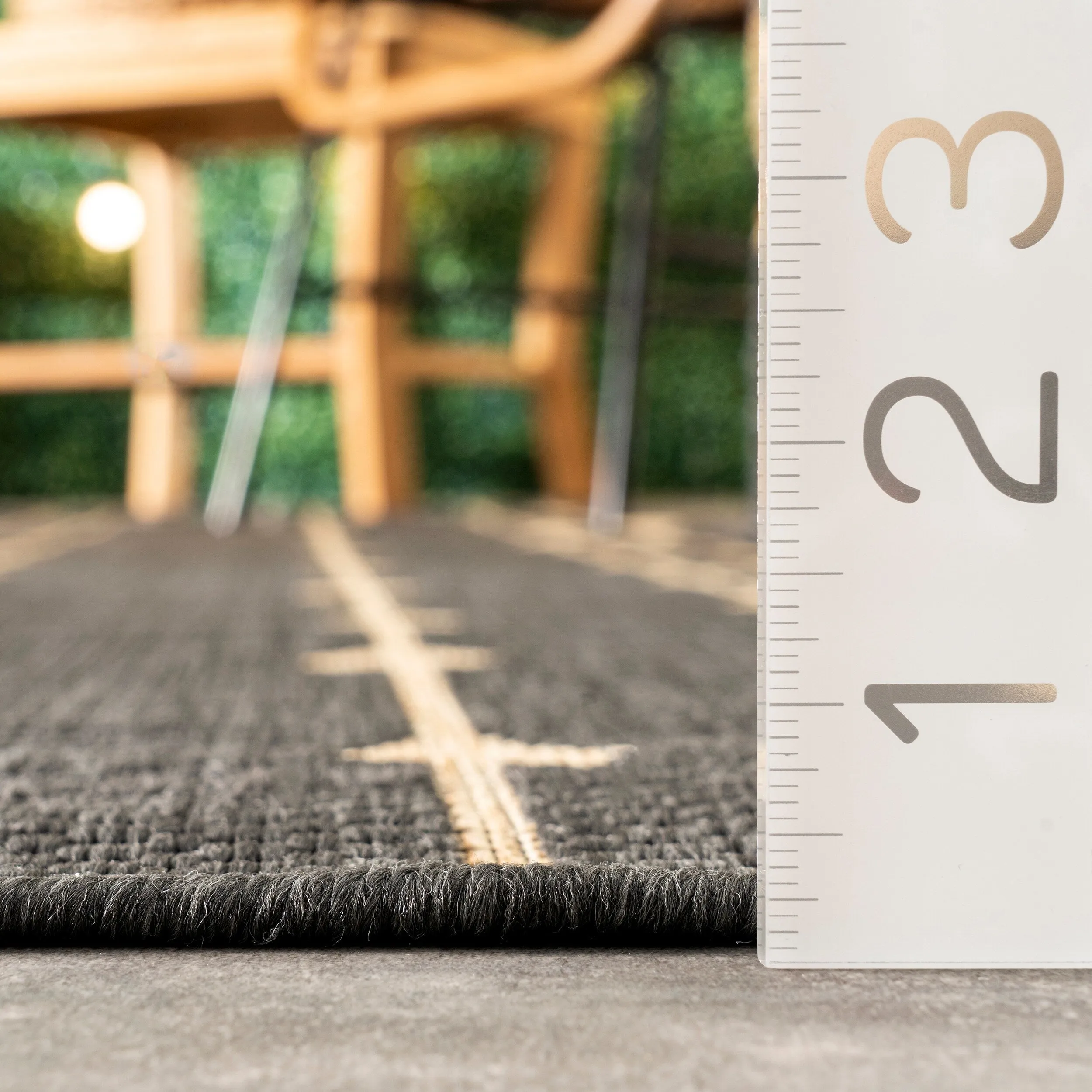 Nuloom Kiernan Vertical Teardrop Stripe Indoor/Outdoor Area Rug