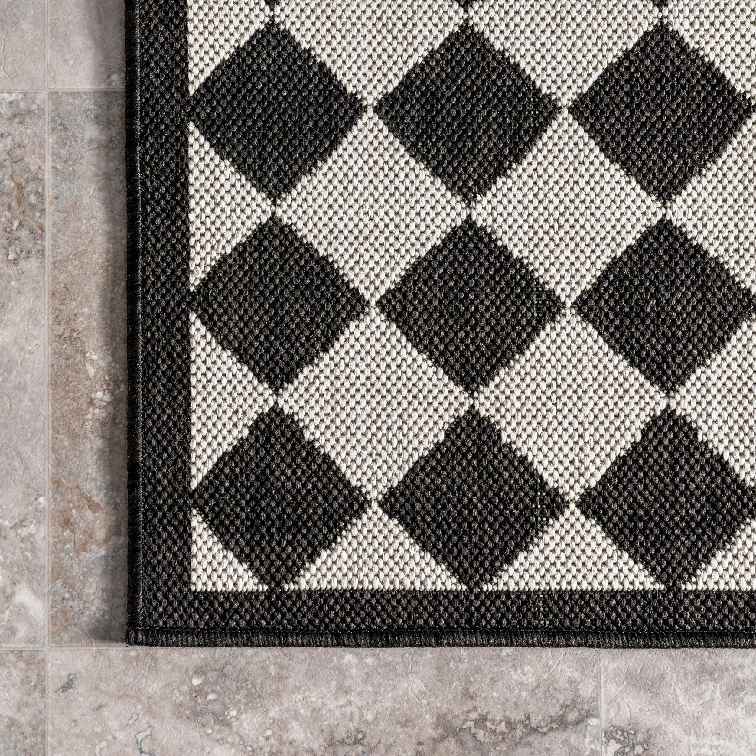 Nuloom Myka Checkered Indoor/Outdoor Area Rug