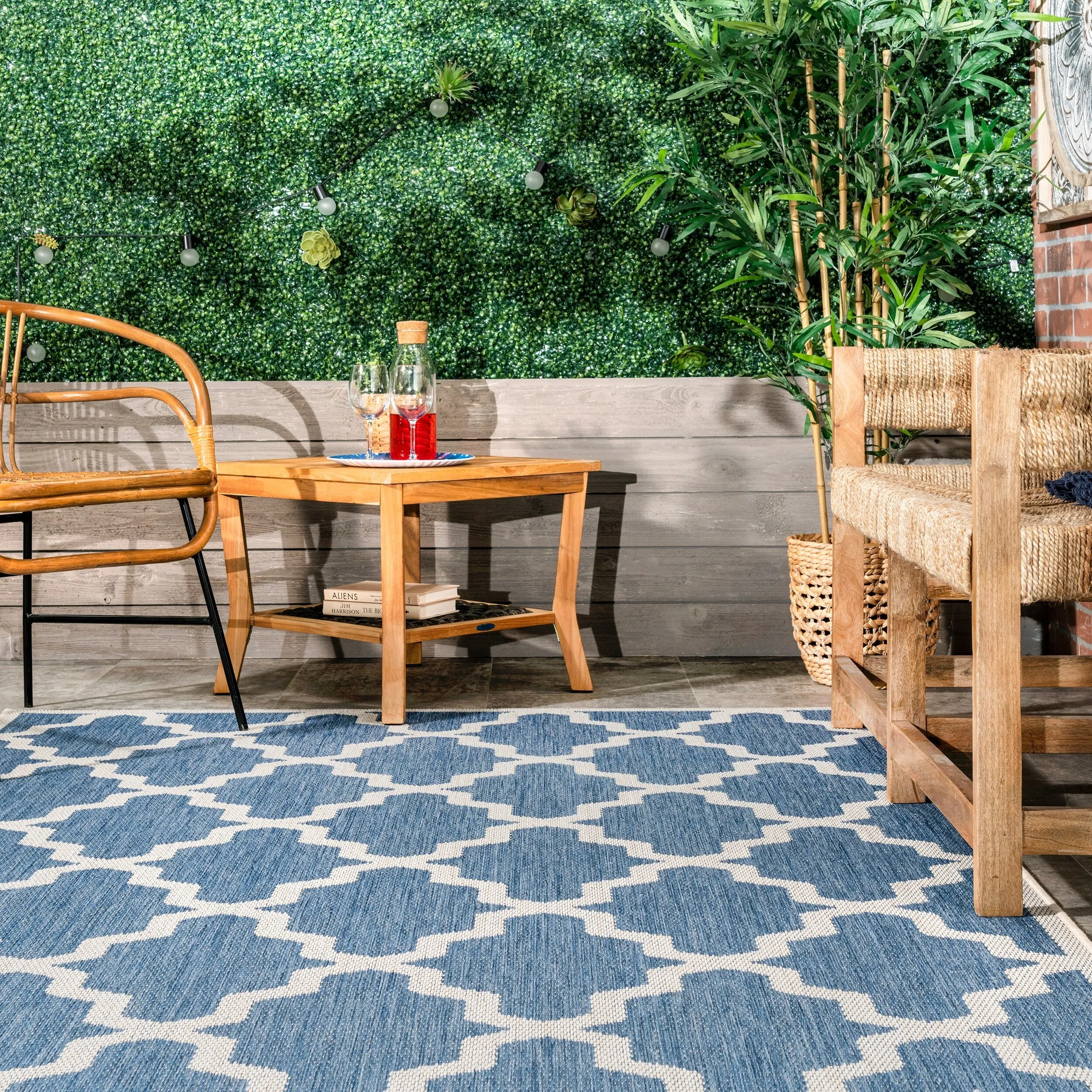 Nuloom Outdoor Moroccan Trellis Area Rug