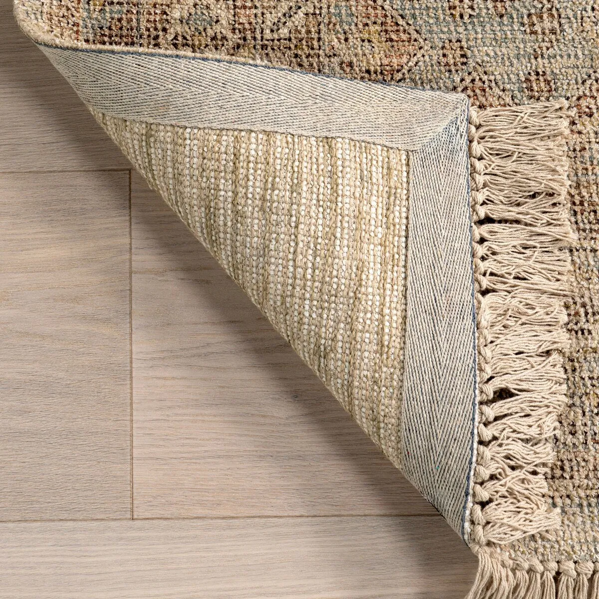 Nuloom Rosia Traditional Persian Tasseled Area Rug