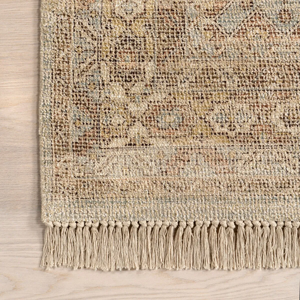 Nuloom Rosia Traditional Persian Tasseled Area Rug