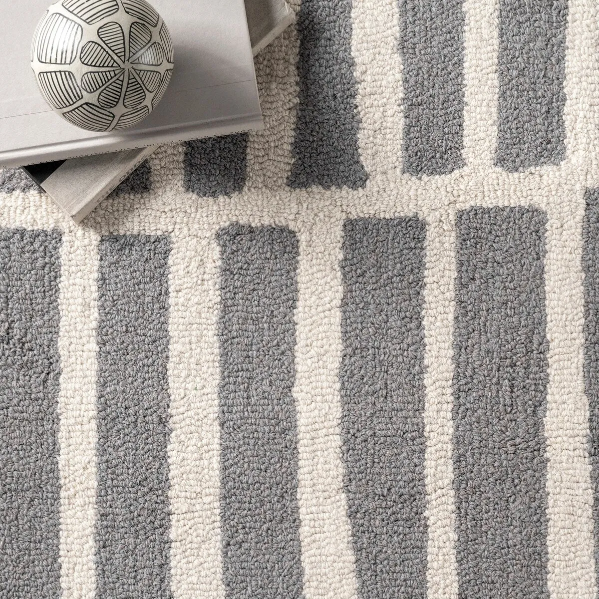 Nuloom Roxane Contempoary Striped Area Rug
