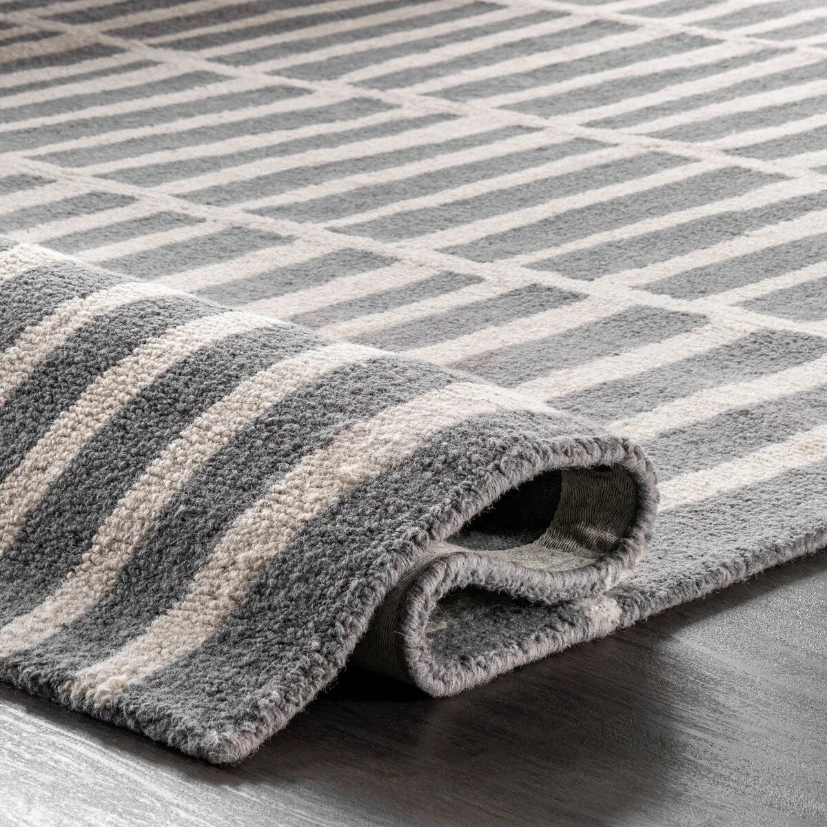 Nuloom Roxane Contempoary Striped Area Rug