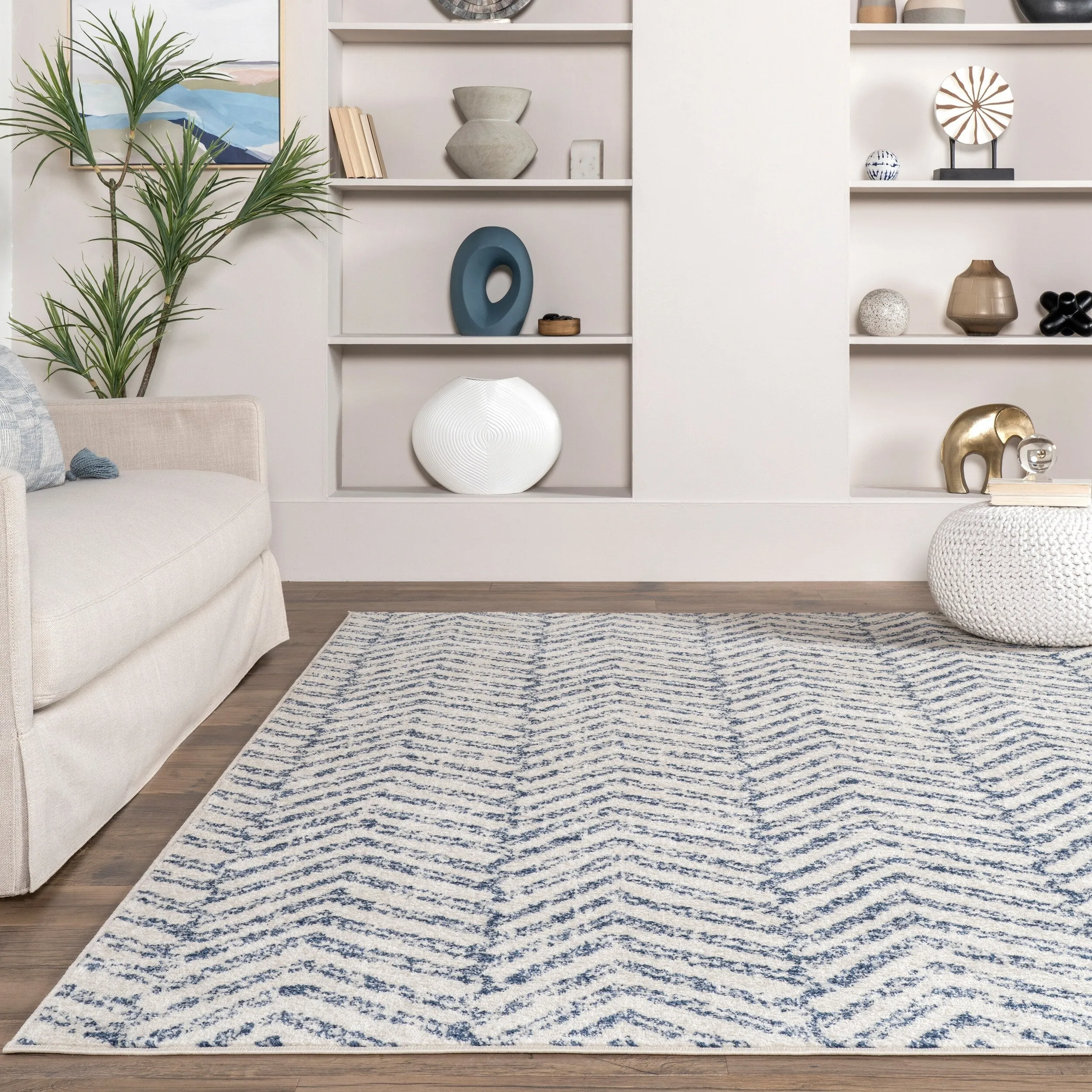 Nuloom Sasha Faded Chevron Area Rug