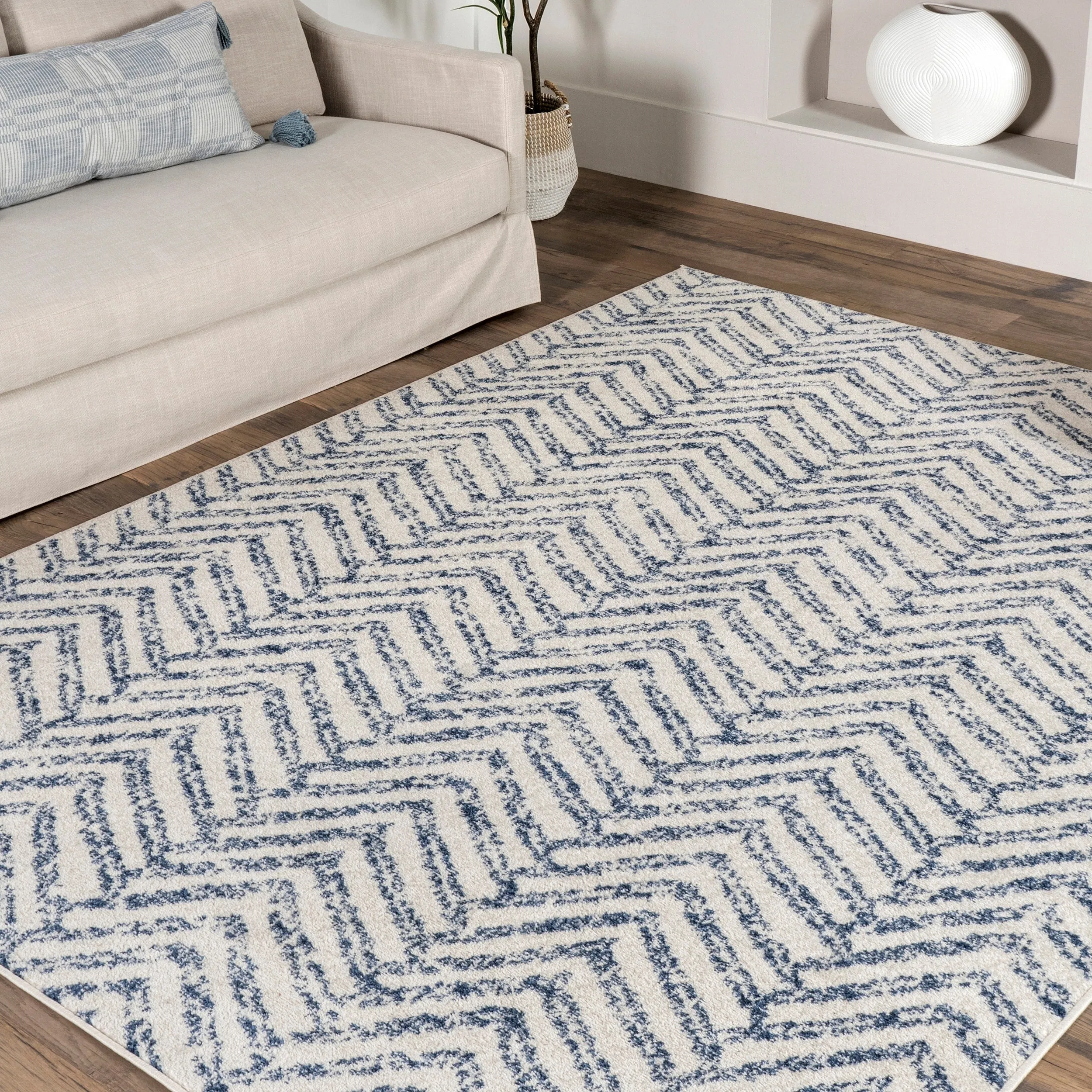 Nuloom Sasha Faded Chevron Area Rug
