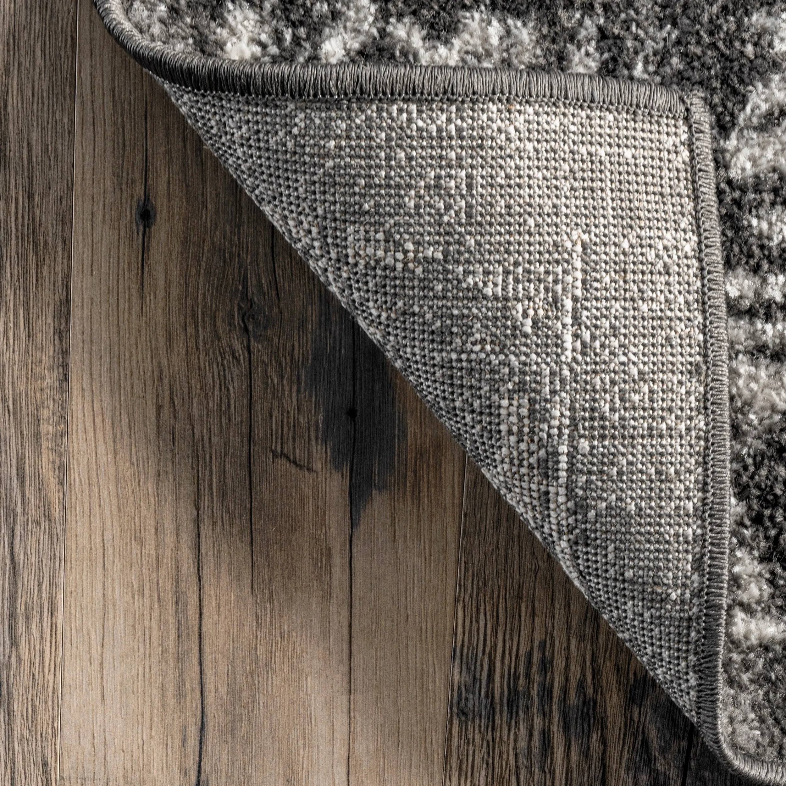 Nuloom Wren Traditional Faded Area Rug