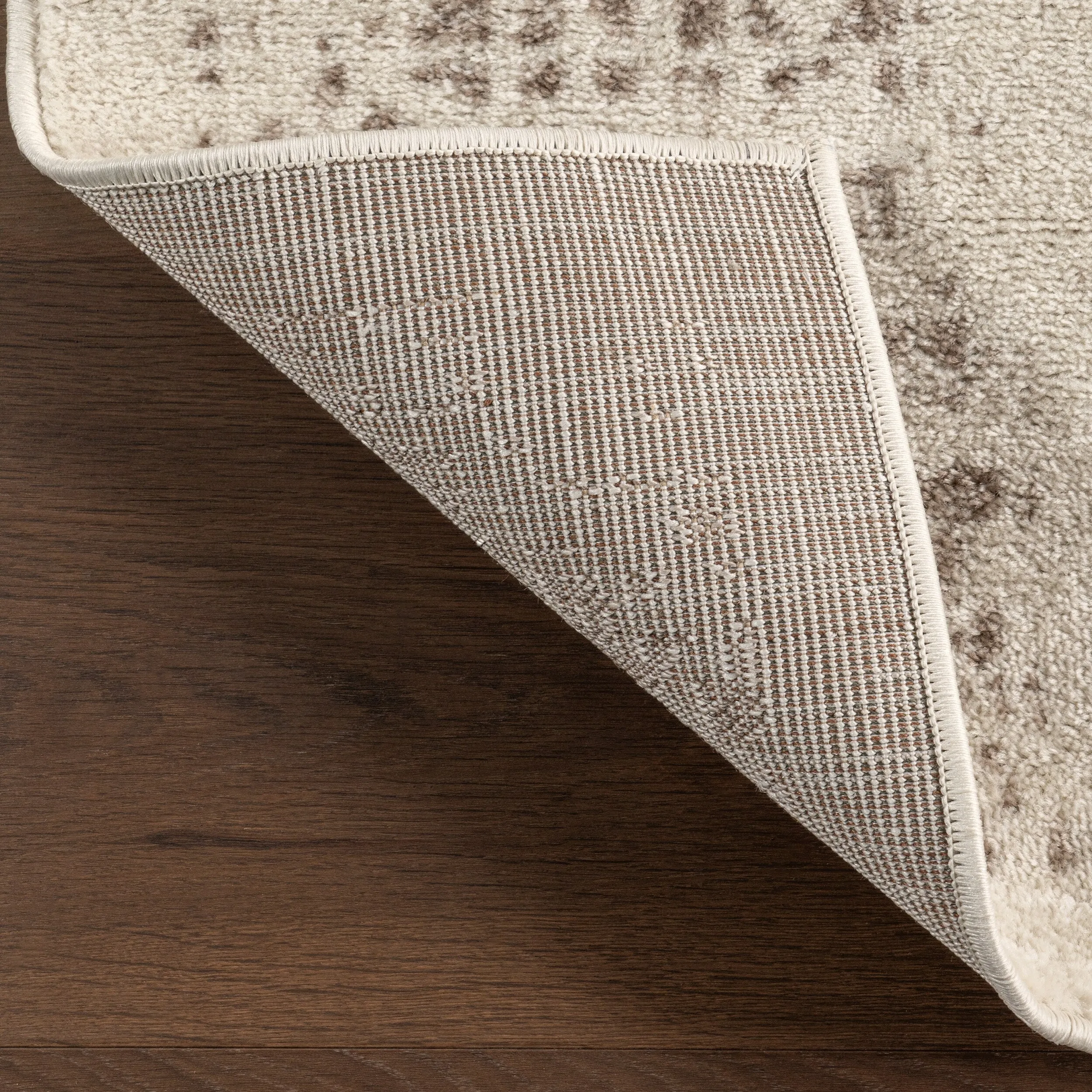 Nuloom Wren Traditional Faded Area Rug
