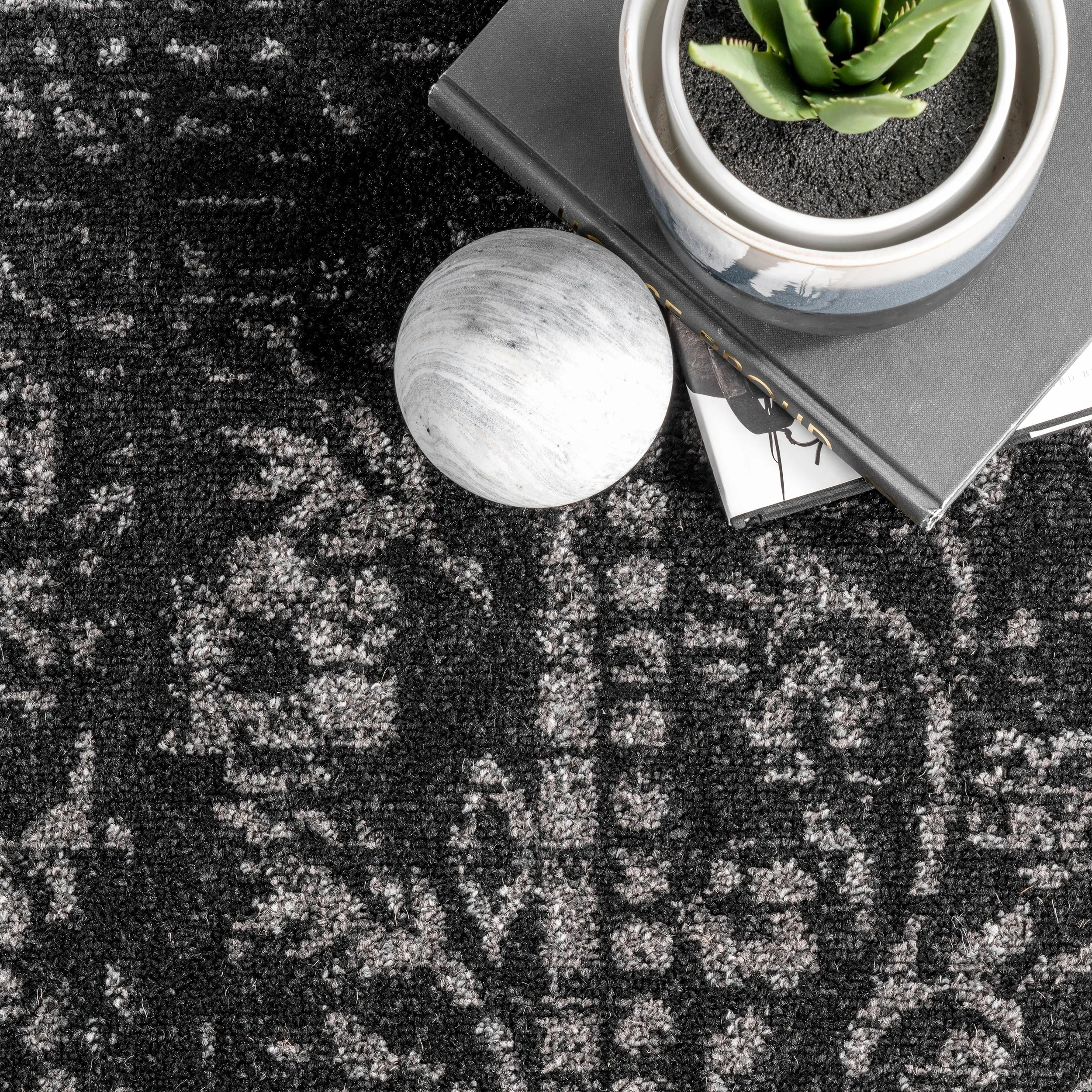 Nuloom Wren Traditional Faded Area Rug