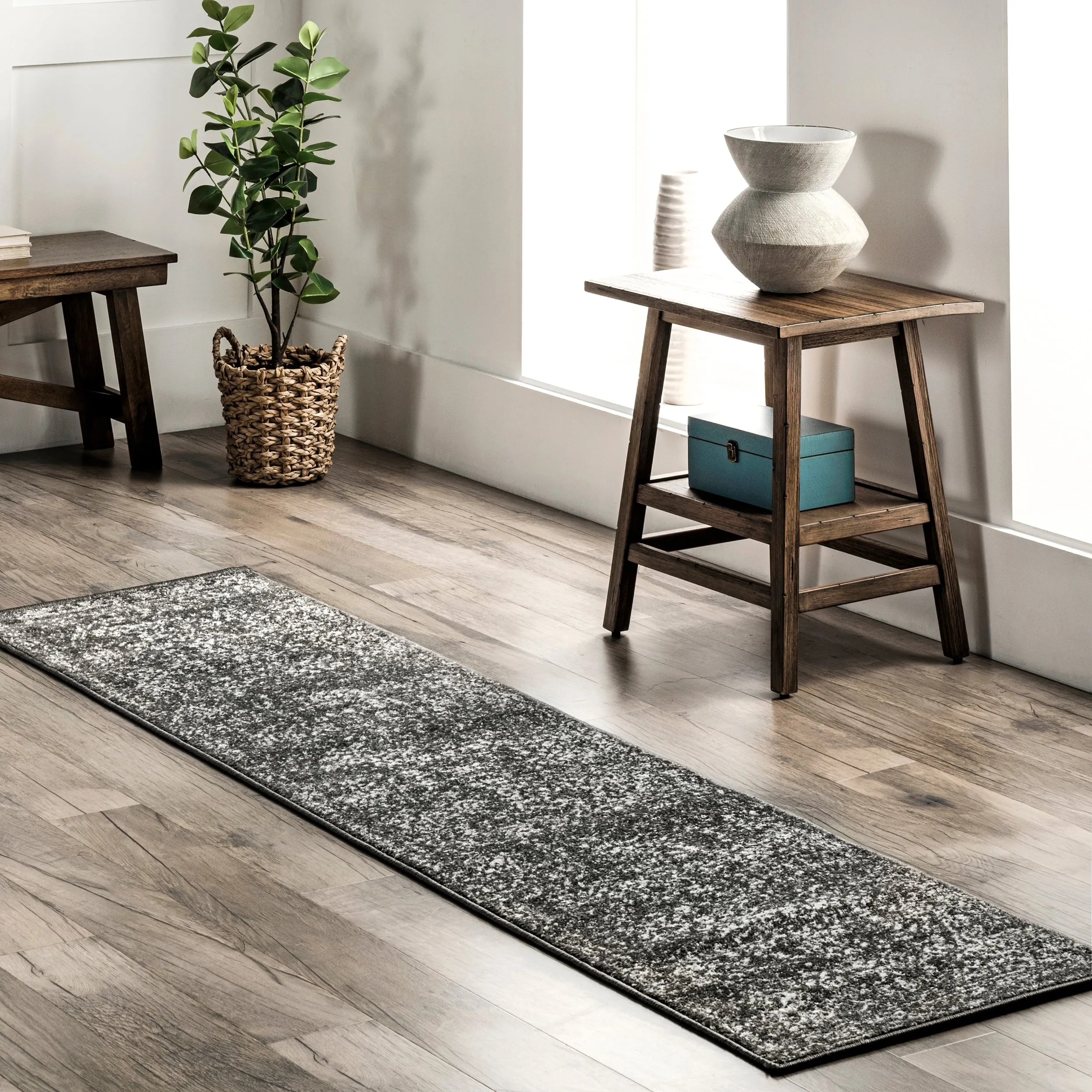 Nuloom Wren Traditional Faded Area Rug