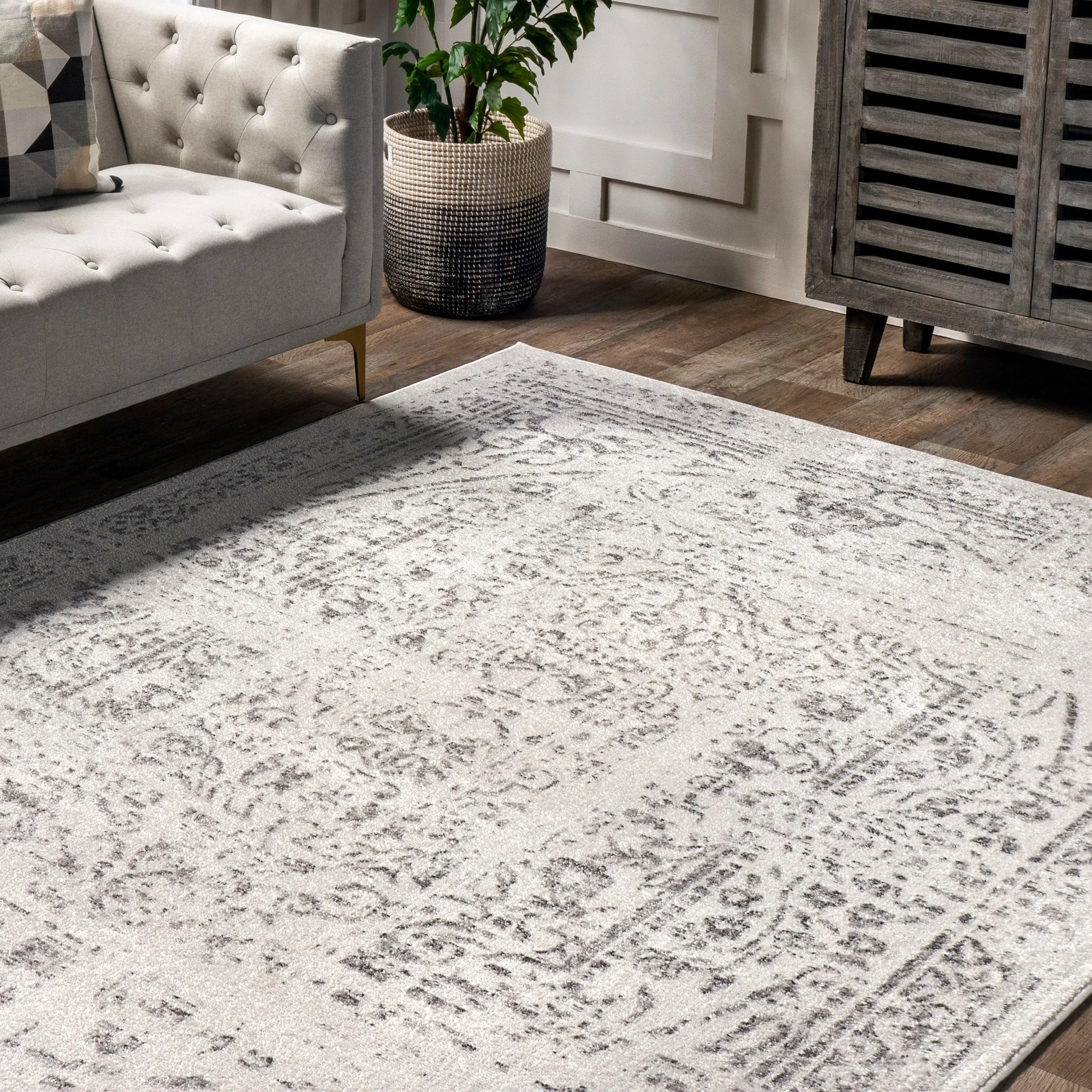 Nuloom Wren Traditional Faded Area Rug