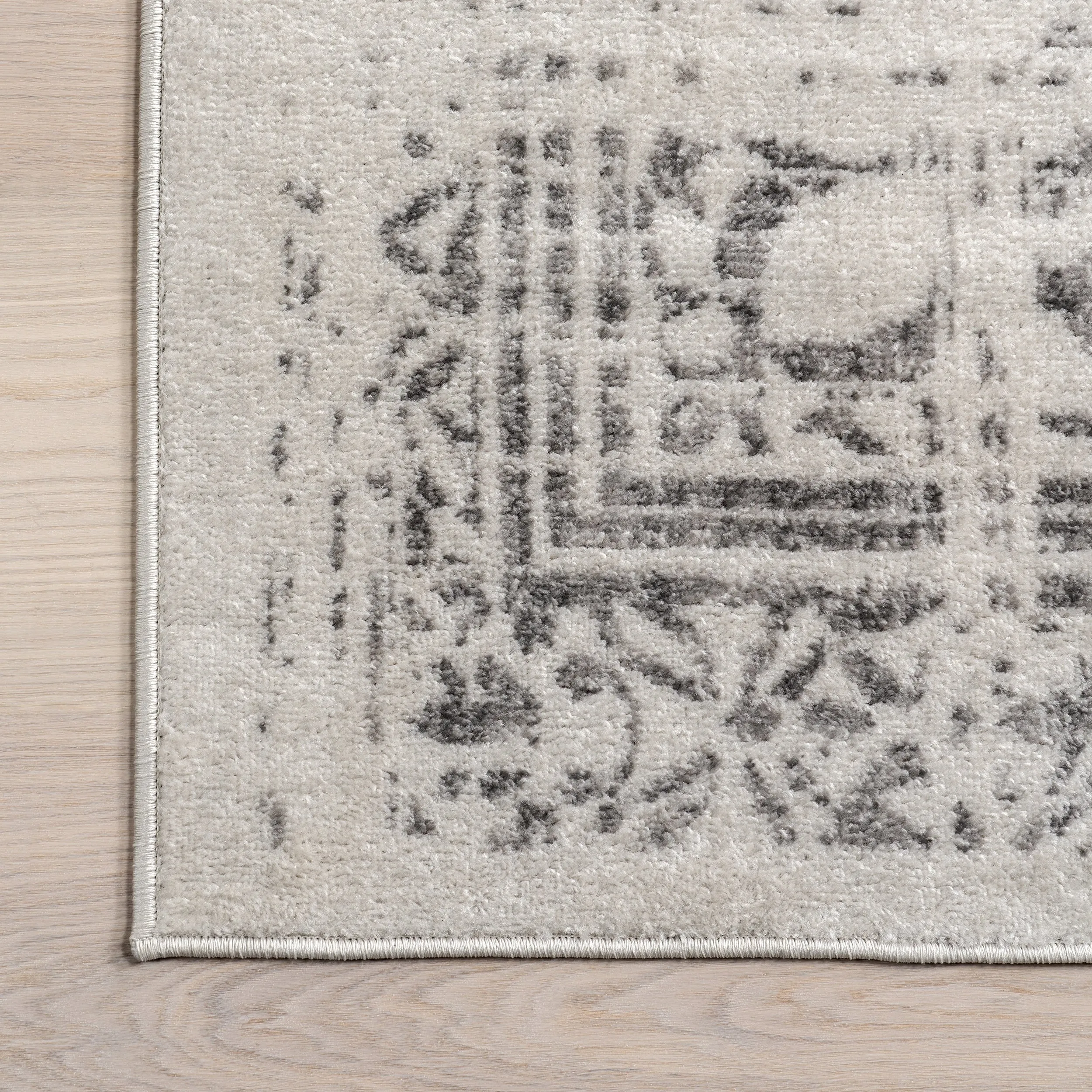 Nuloom Wren Traditional Faded Area Rug
