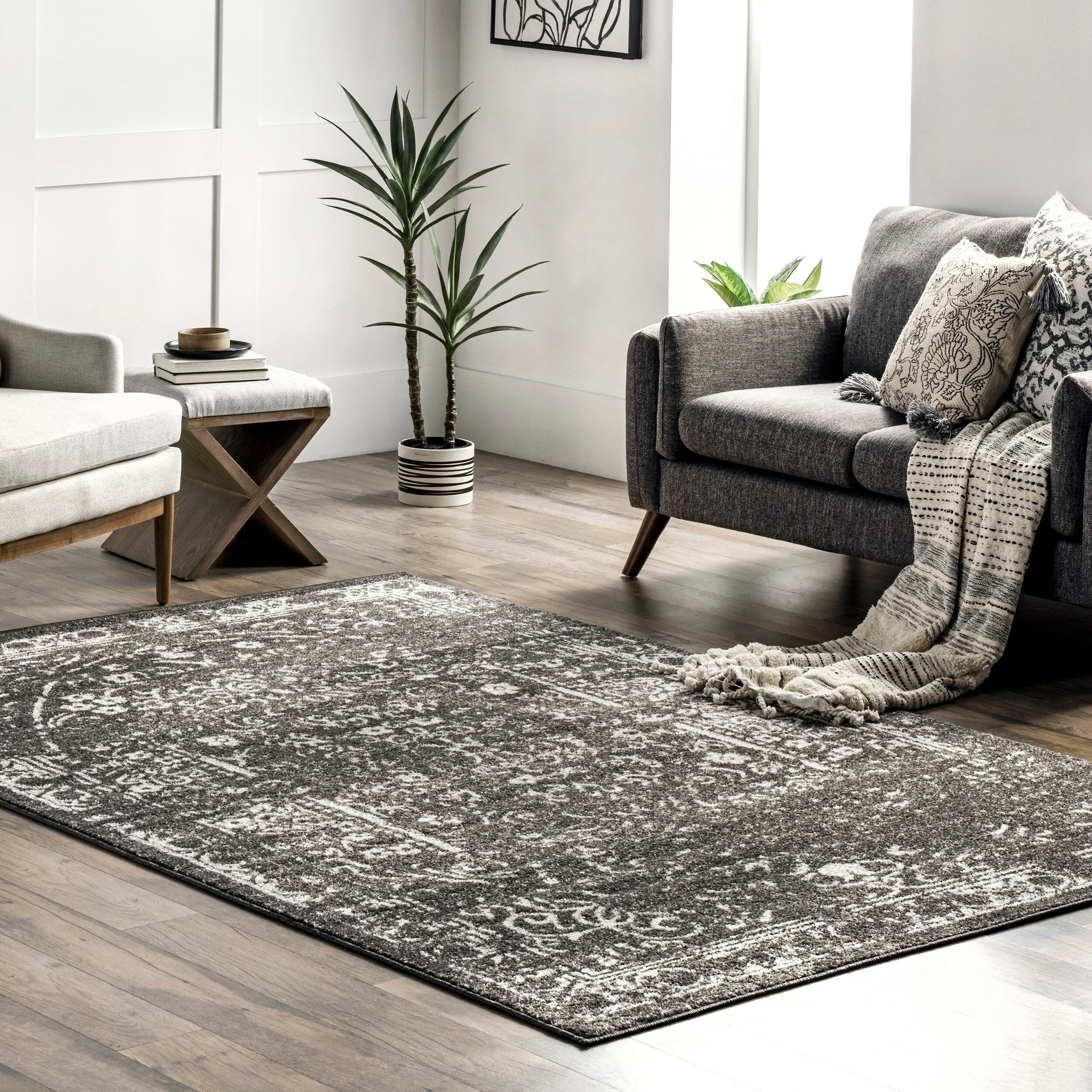 Nuloom Wren Traditional Faded Area Rug