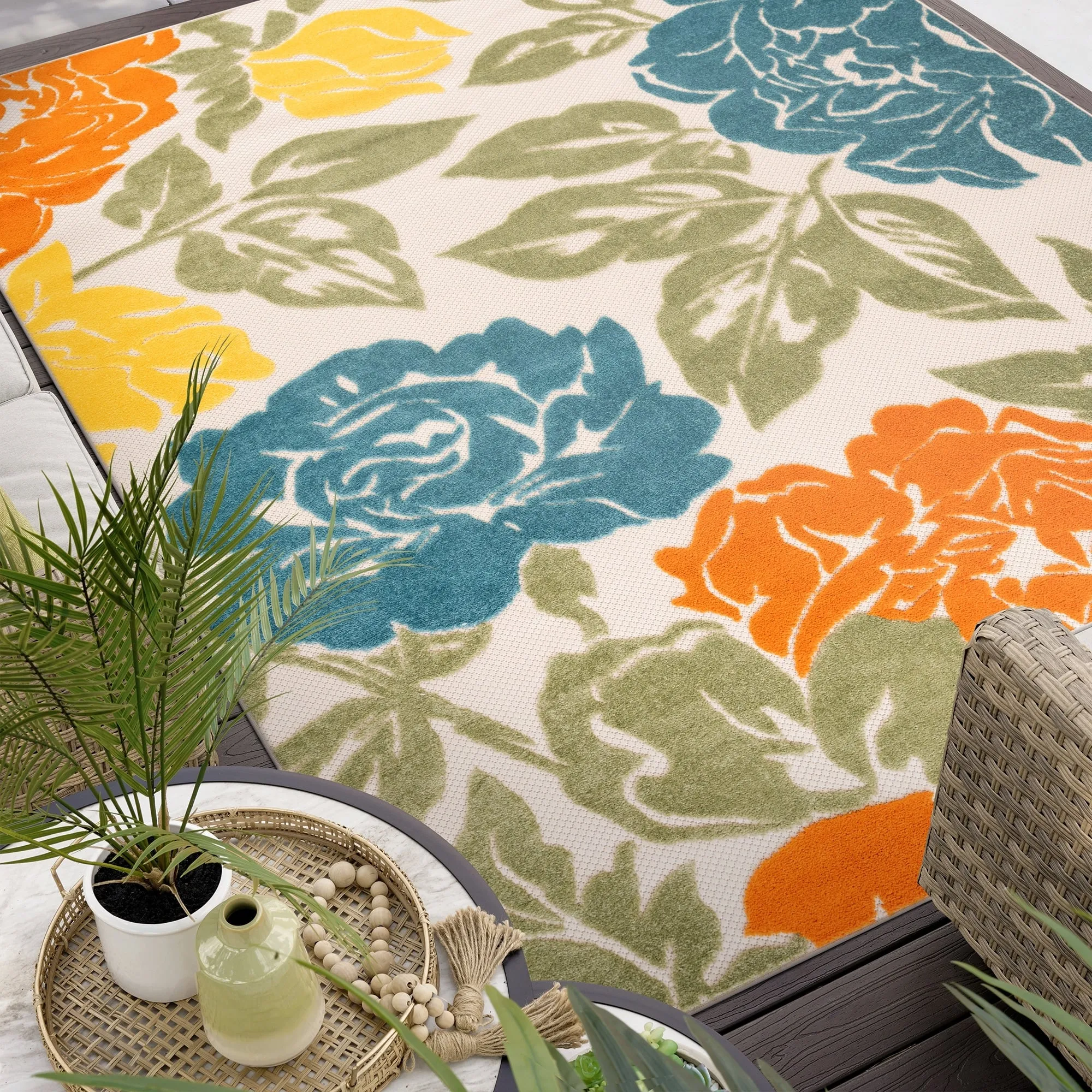 Origin Coastal Floral Indoor/Outdoor Area Rug
