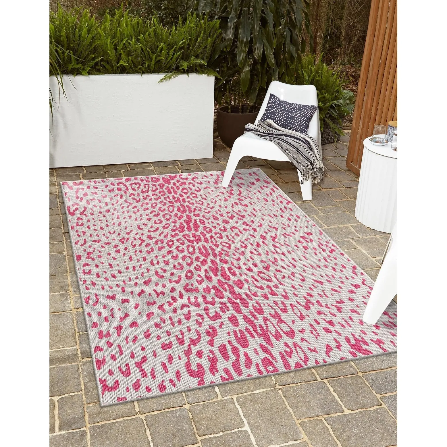 Outdoor Gallery Collection Area Rug