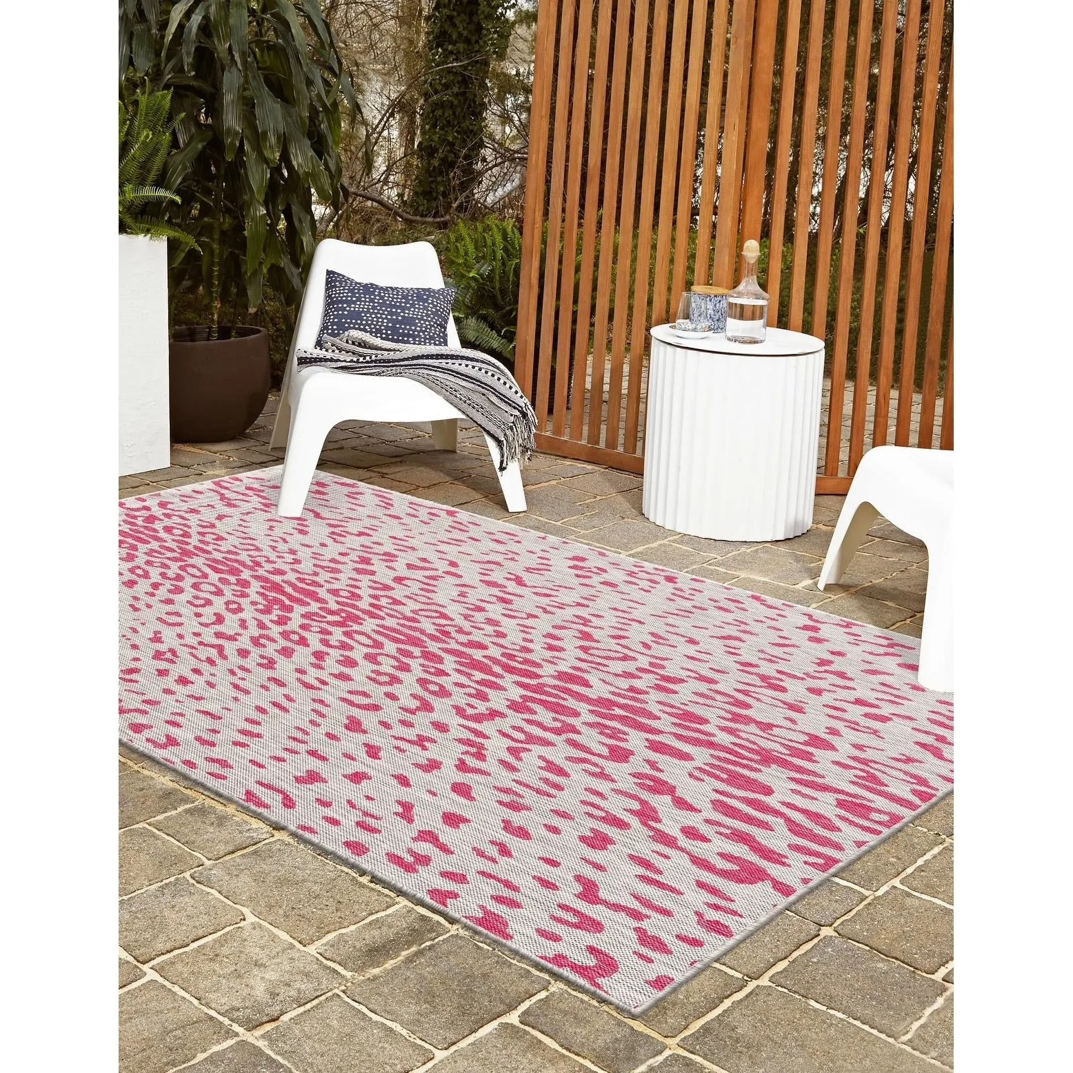Outdoor Gallery Collection Area Rug
