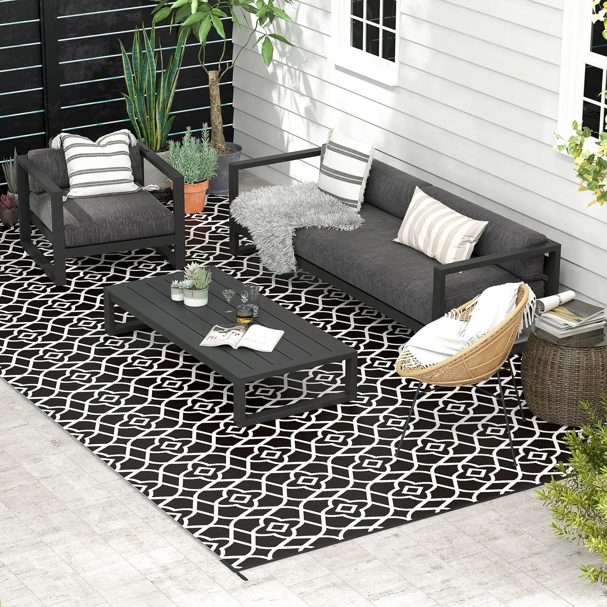 Outsunny Reversible Outdoor Rug. 9' x 18' Waterproof Plastic Straw Floor Mat. Portable RV Camping Carpet