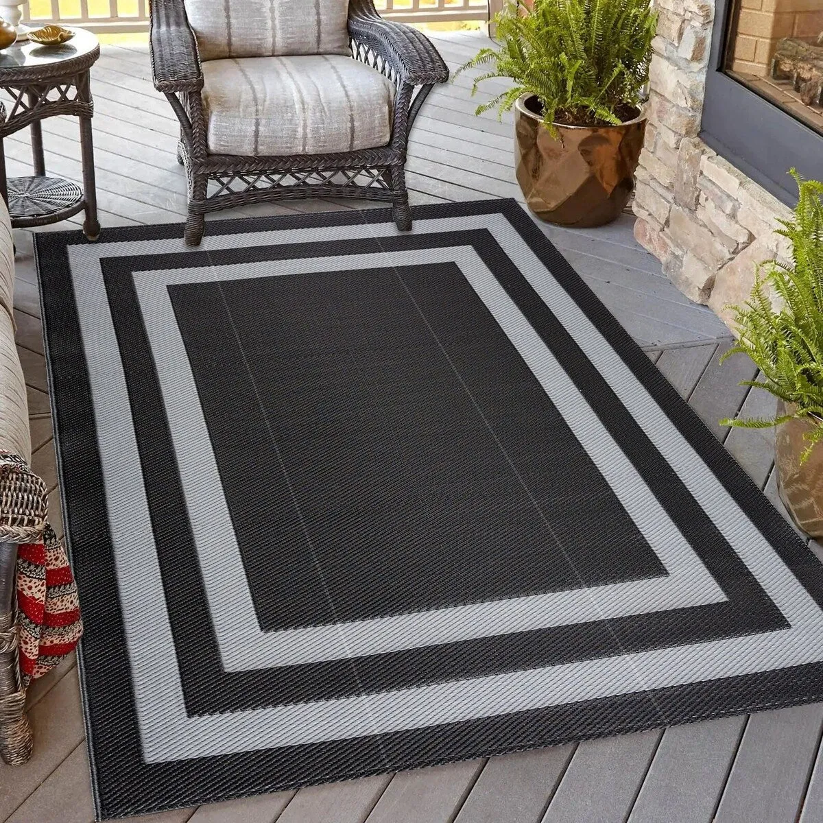 Playa Rug Outdoor Recycled Reversible Plastic Folded Mat/Rug Paris Collection Lightweight & Weather. Water and UV Resistant