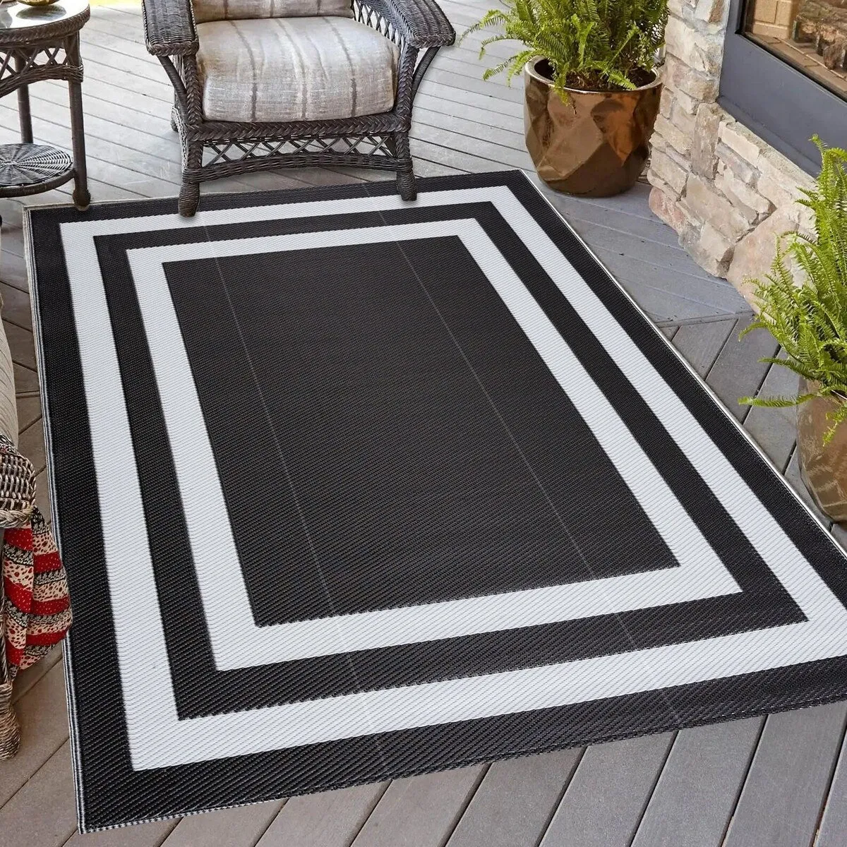 Playa Rug Outdoor Recycled Reversible Plastic Folded Mat/Rug Paris Collection Lightweight & Weather. Water and UV Resistant