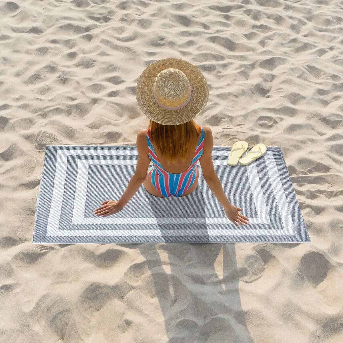 Playa Rug Outdoor Recycled Reversible Plastic Folded Mat/Rug Paris Collection Lightweight & Weather. Water and UV Resistant