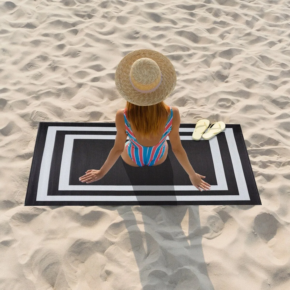 Playa Rug Outdoor Recycled Reversible Plastic Folded Mat/Rug Paris Collection Lightweight & Weather. Water and UV Resistant