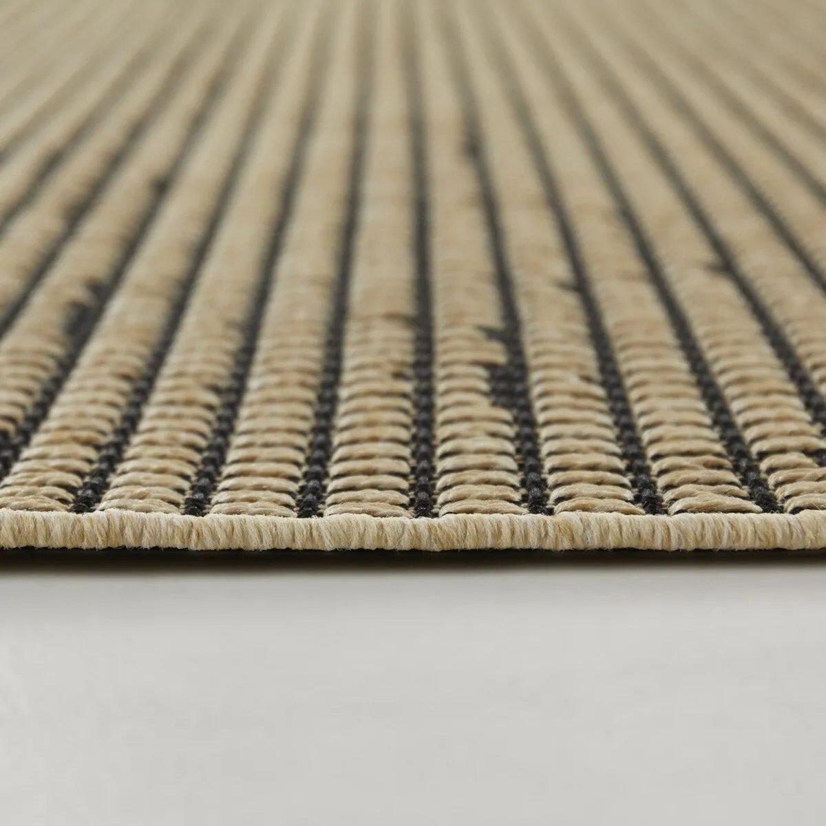 Rosei Casual Textured Checkered Indoor/ Outdoor Area Rug