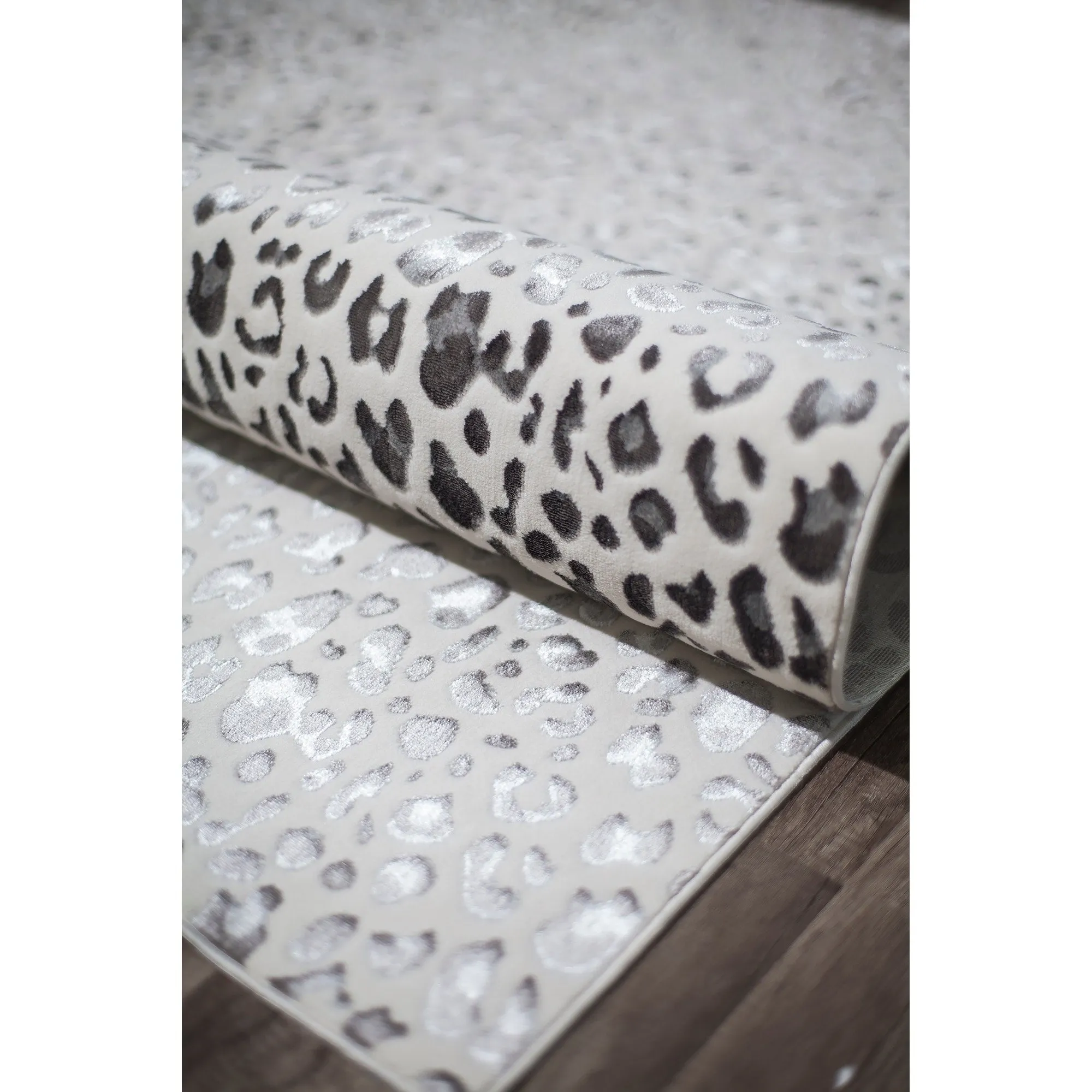 Rugs America Natura Gray Leopard Silver Shine Area Rug