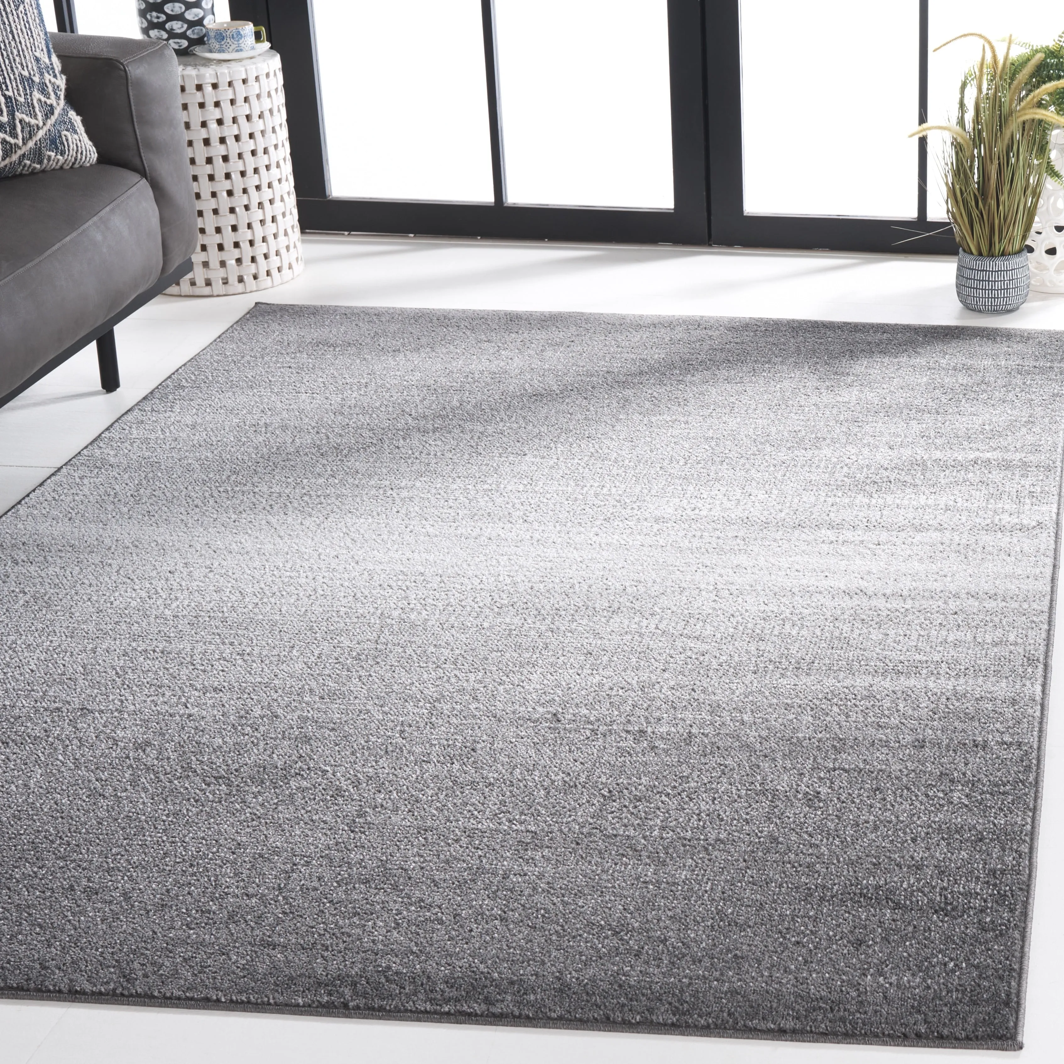 SAFAVIEH Adirondack Batul Modern Ombre Rug