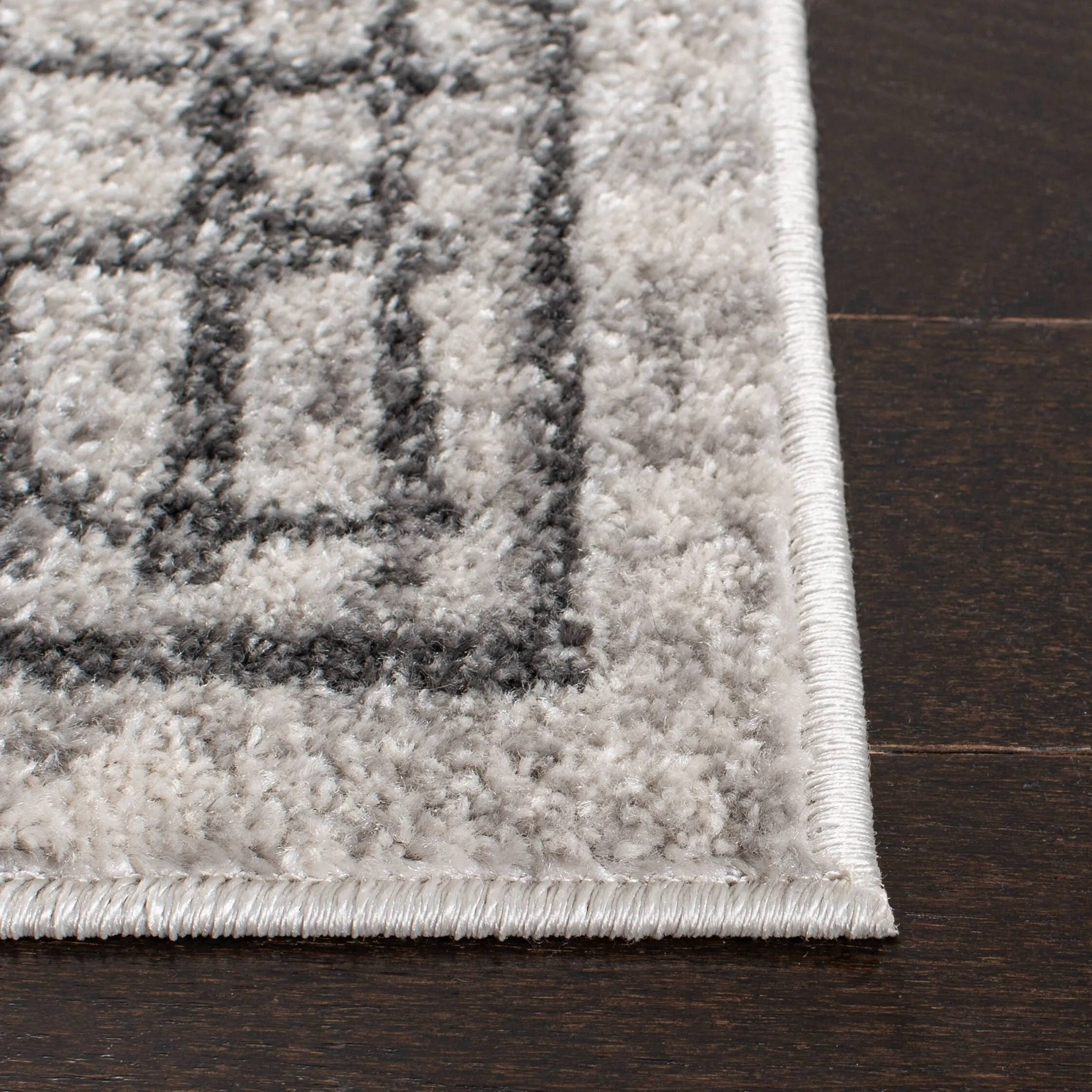 SAFAVIEH Adirondack Zoltanne Grid Distressed Rug