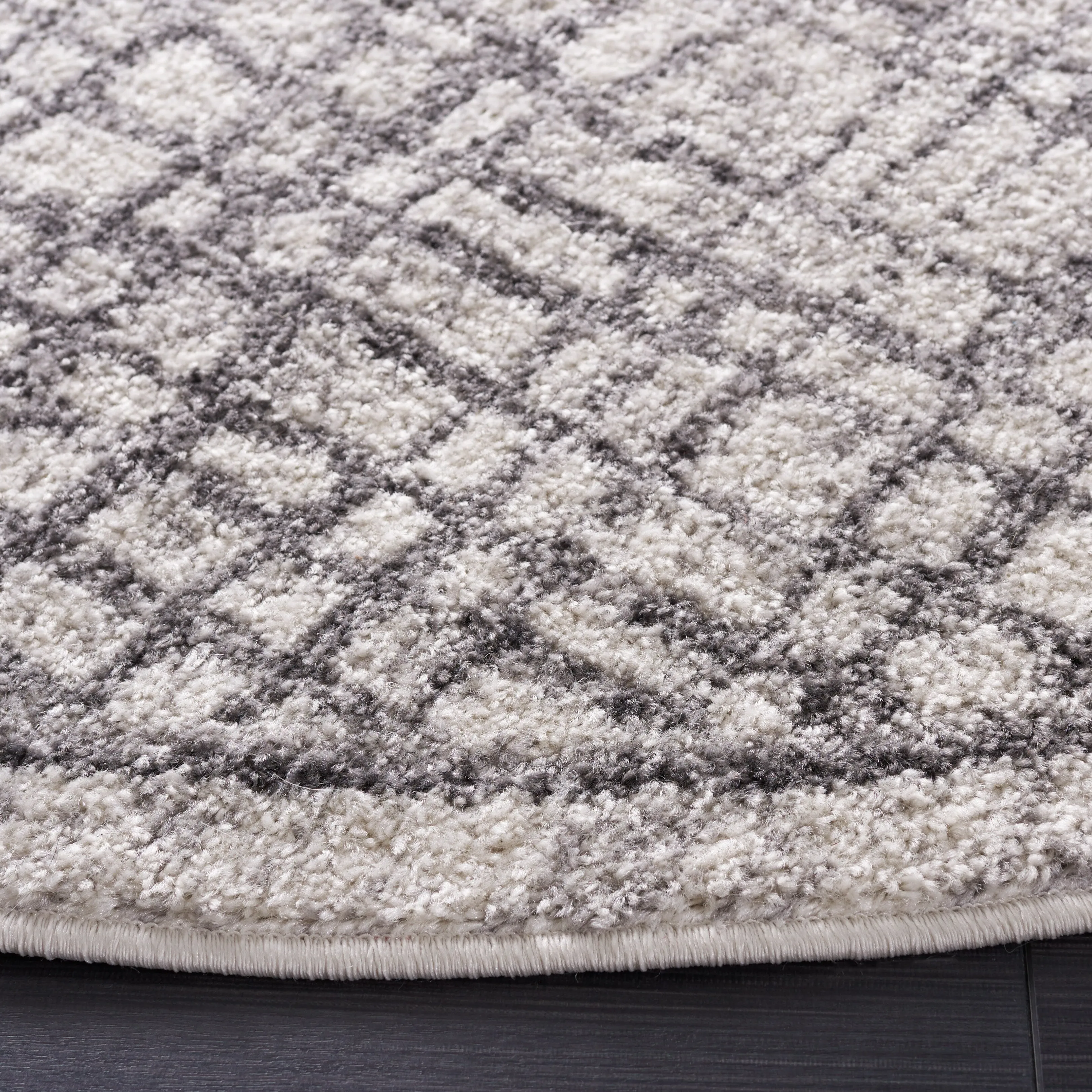 SAFAVIEH Adirondack Zoltanne Grid Distressed Rug