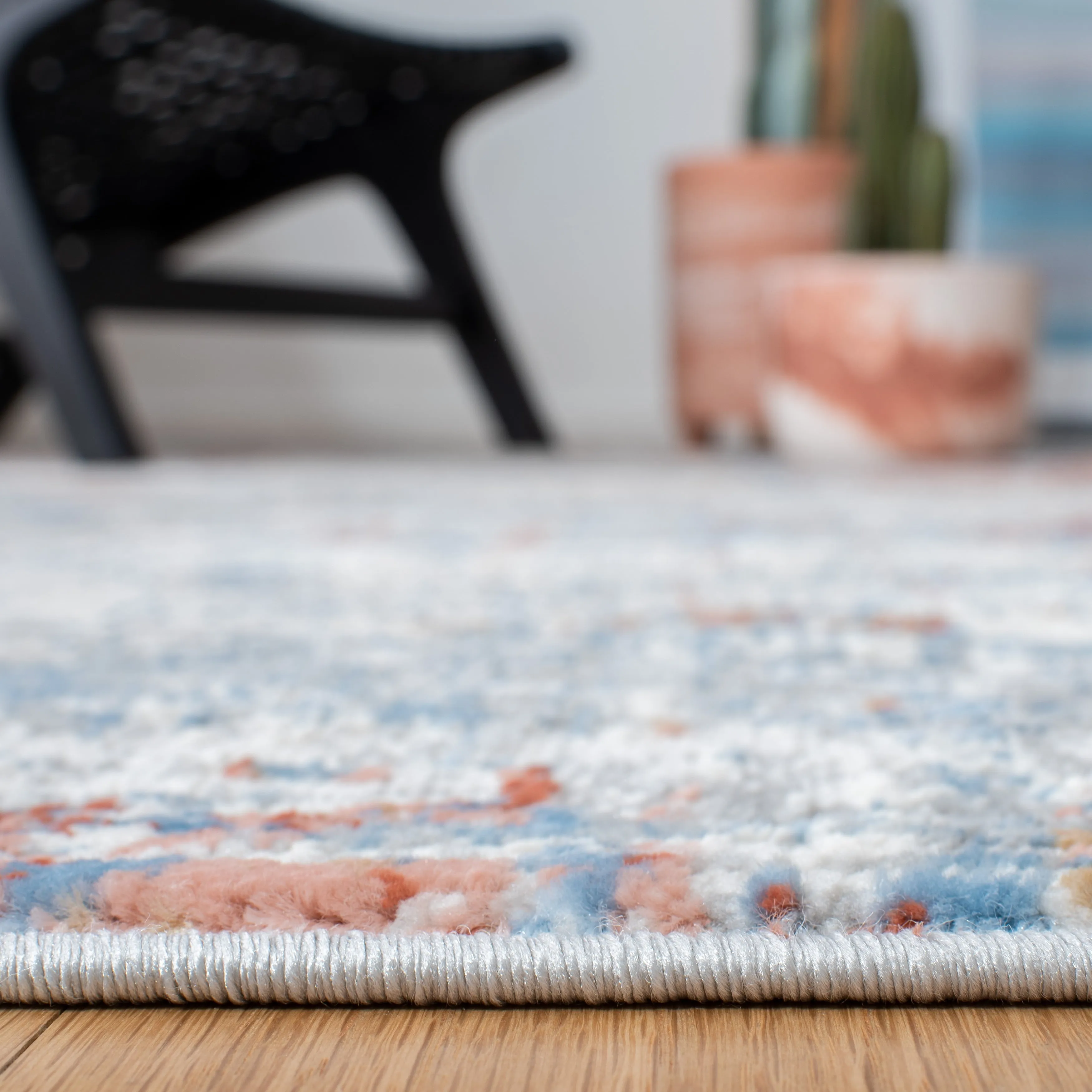 SAFAVIEH Amelia Sanita Modern Abstract Rug