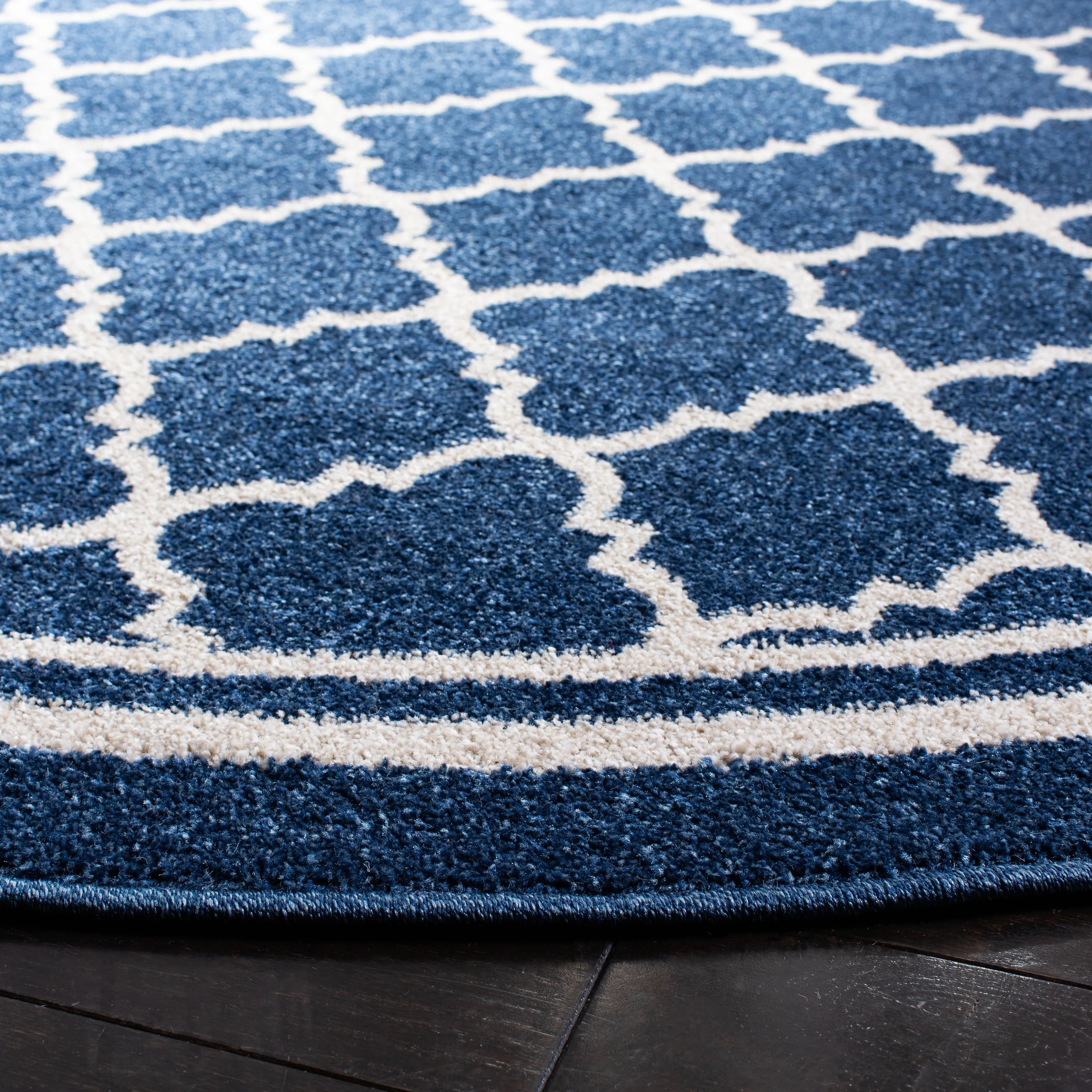 SAFAVIEH Amherst Namira Trellis Rug
