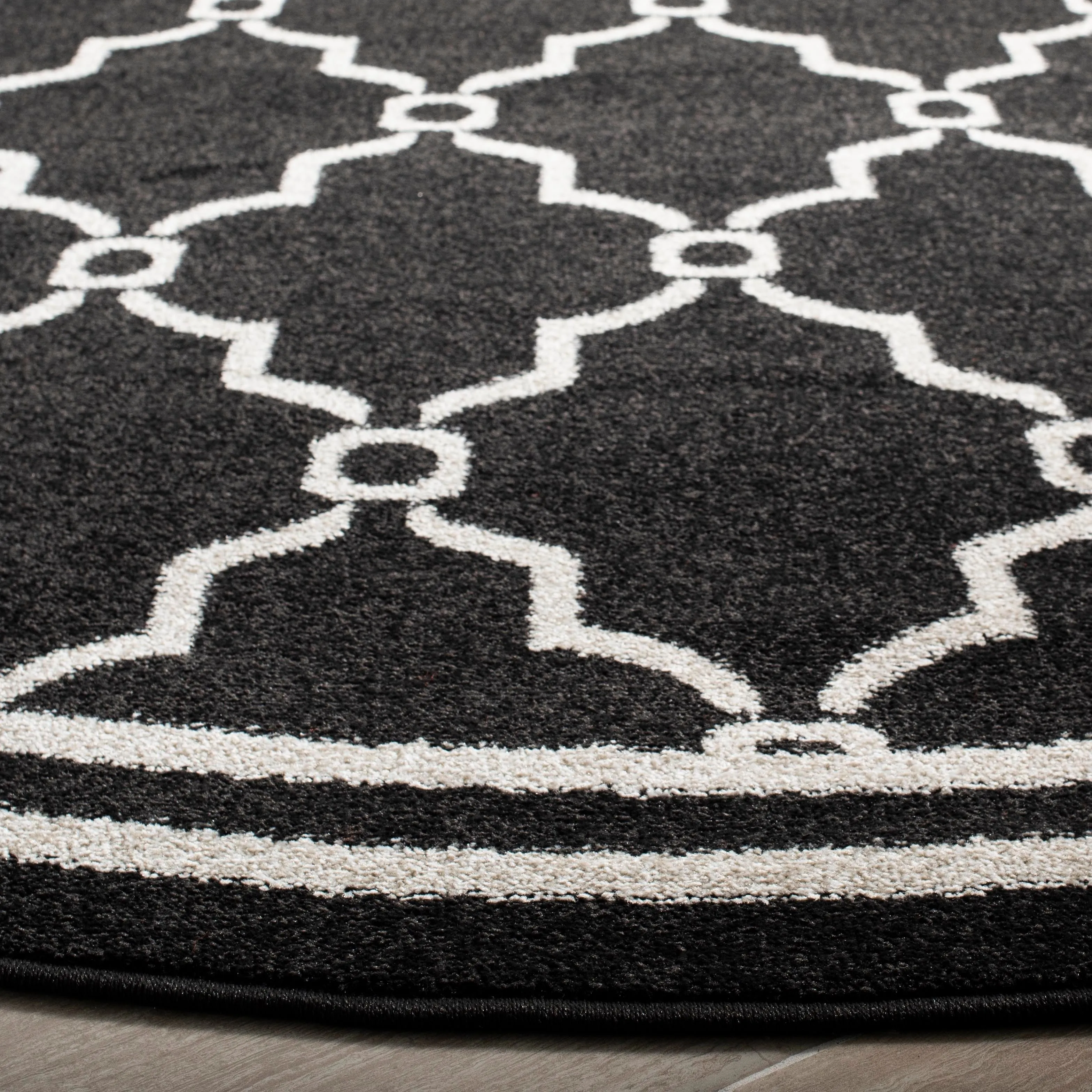 SAFAVIEH Amherst Nargis Modern Rug